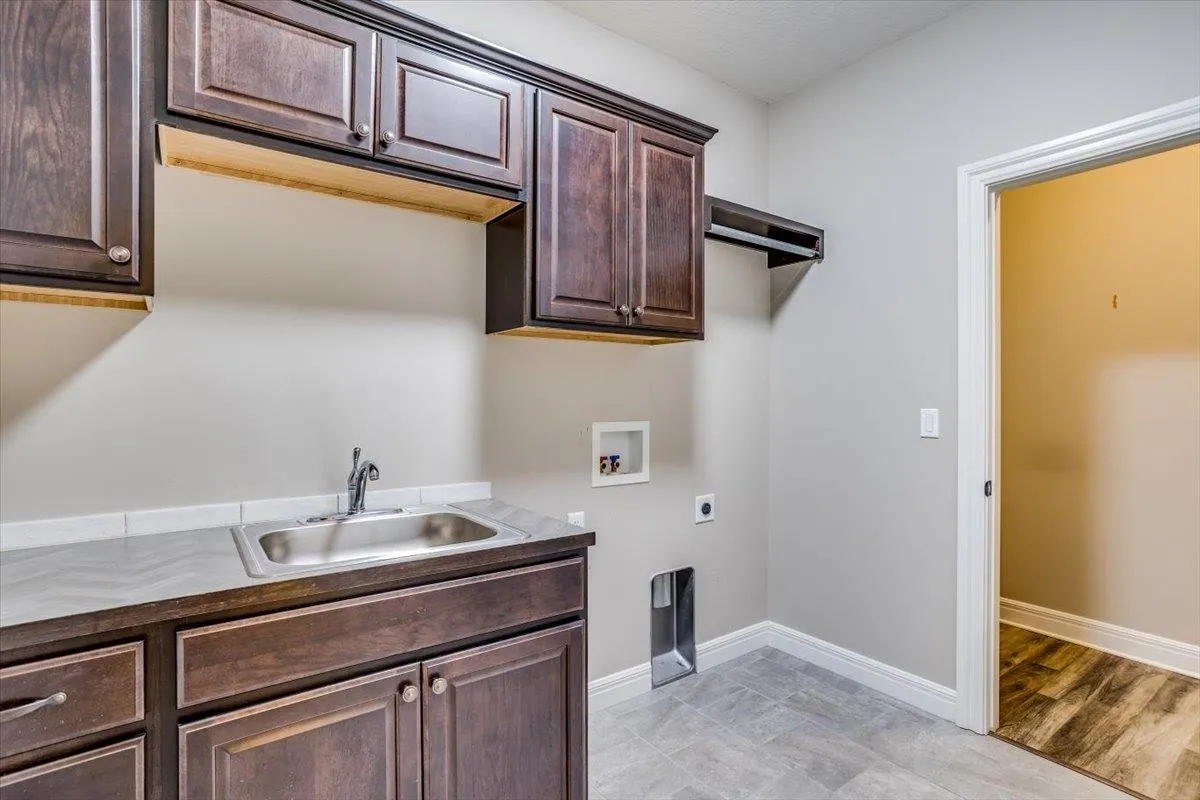 Derby, Kansas 67037, United States, 2 Bedrooms Bedrooms, ,2 BathroomsBathrooms,Residential,Pending,44491