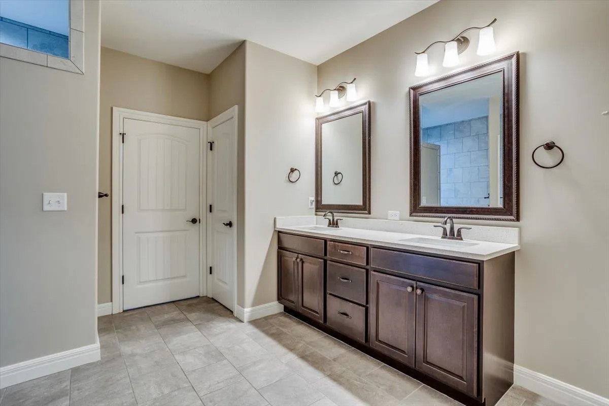 Derby, Kansas 67037, United States, 2 Bedrooms Bedrooms, ,2 BathroomsBathrooms,Residential,Pending,44491