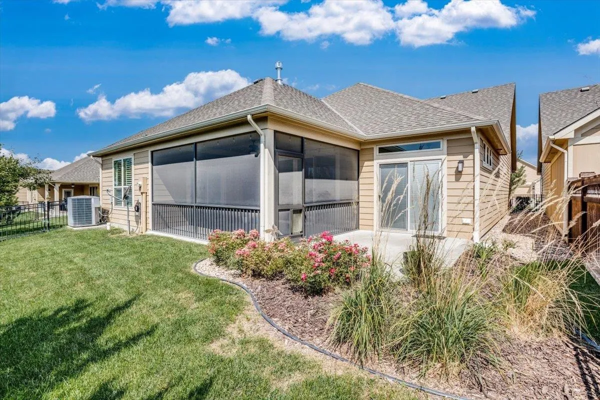 Derby, Kansas 67037, United States, 2 Bedrooms Bedrooms, ,2 BathroomsBathrooms,Residential,Pending,44491