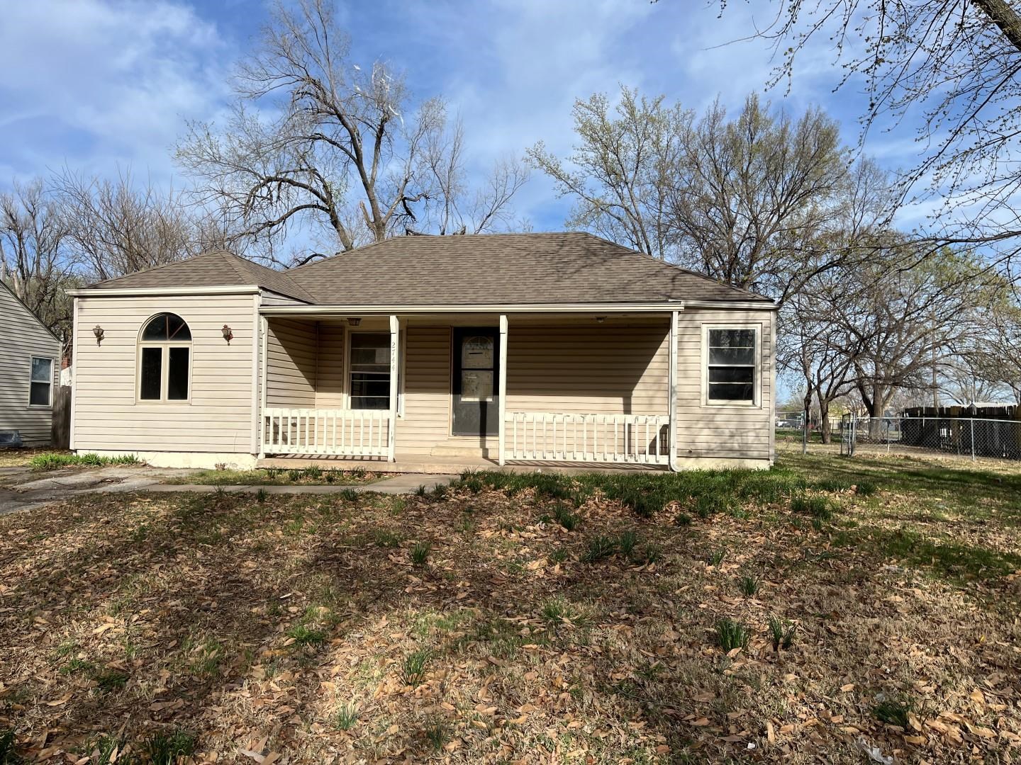 2744 S Rose Marie Ct, Wichita, Kansas image 2