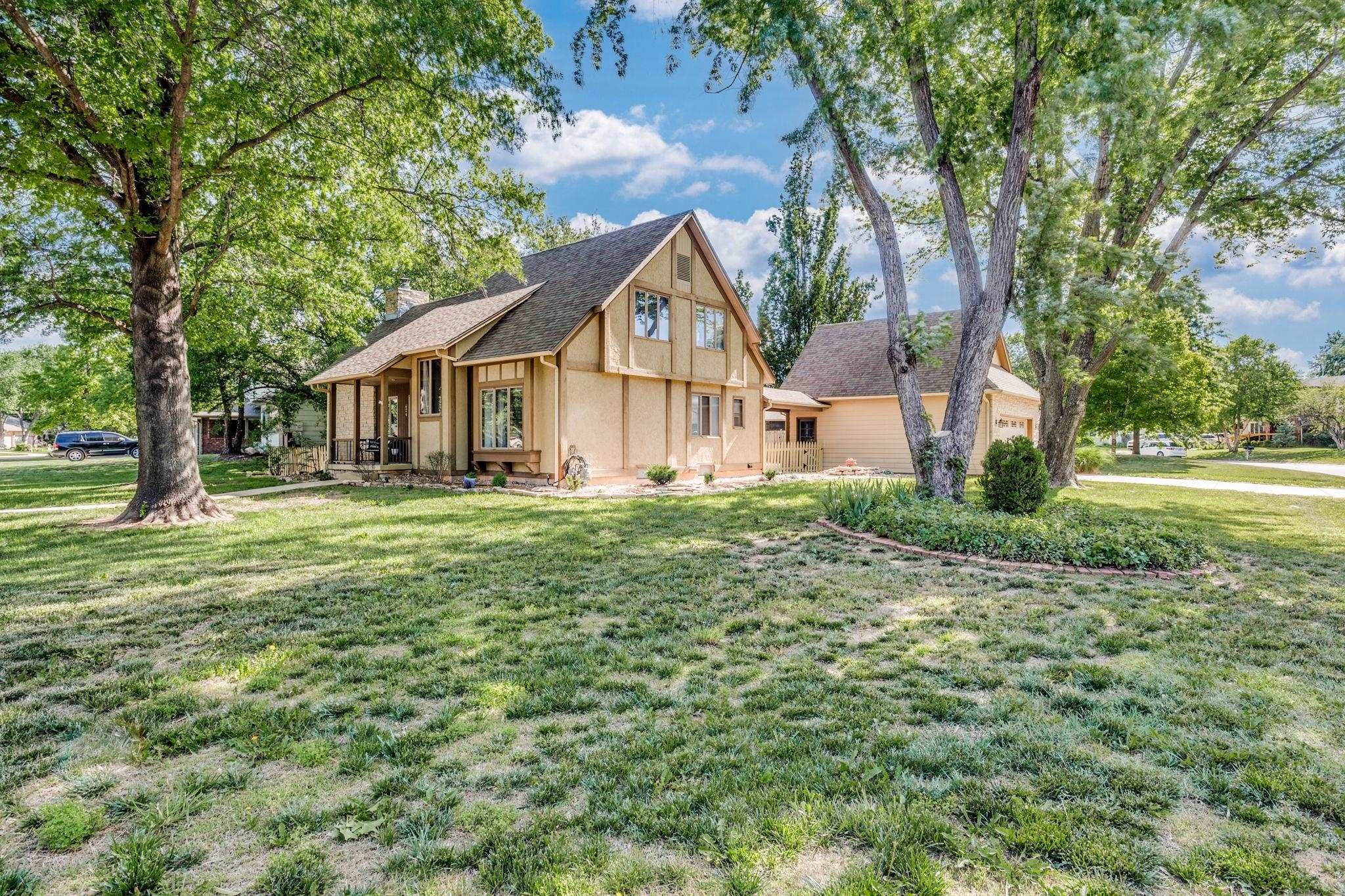 624 S Sharon Ct, Derby, Kansas image 2