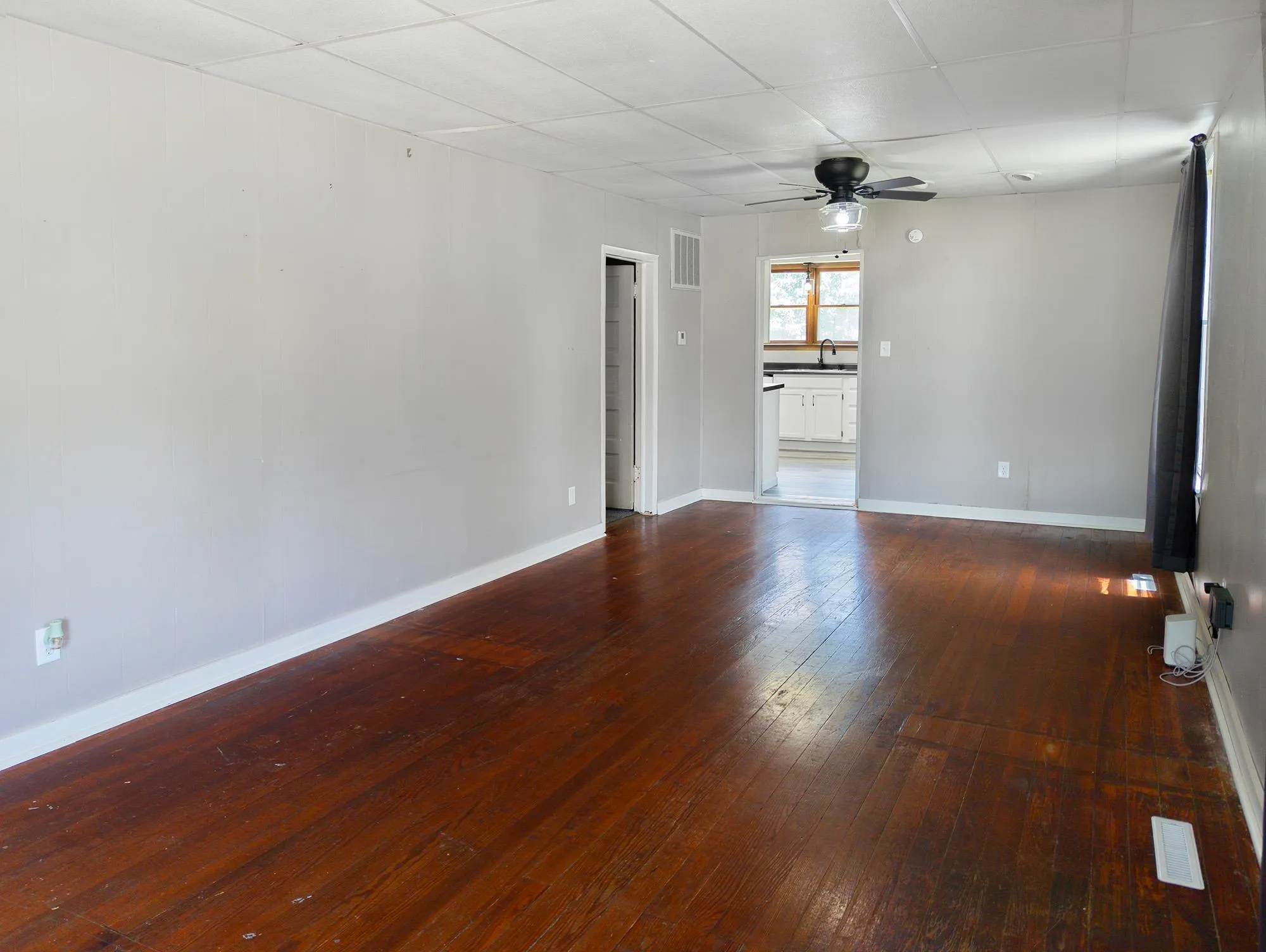 Wellington, Kansas 67152, United States, 2 Bedrooms Bedrooms, ,1 BathroomBathrooms,Residential,Active,139538