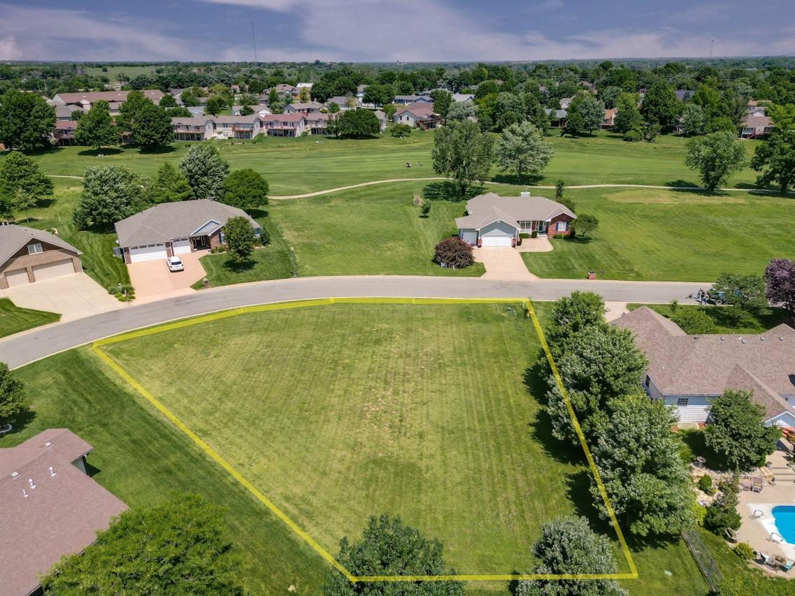 607 Quail Nest Rd, Winfield, Kansas image 2