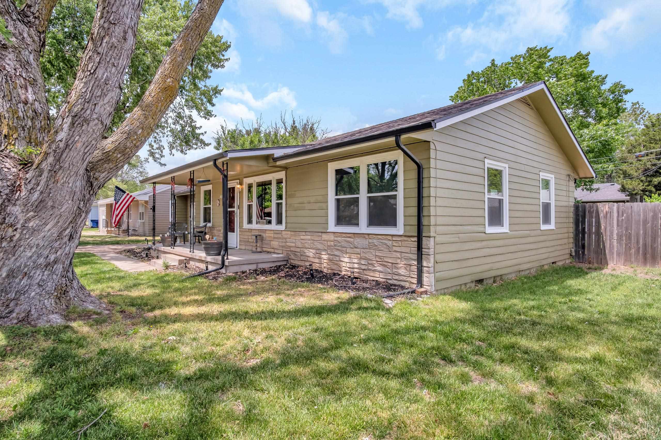 1408 Willow Rd, Newton, Kansas image 2