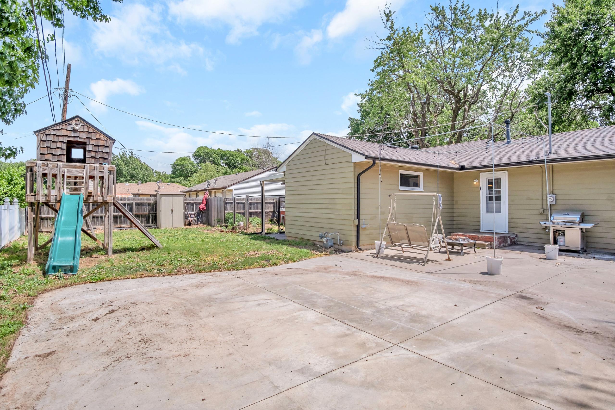 1408 Willow Rd, Newton, Kansas image 23