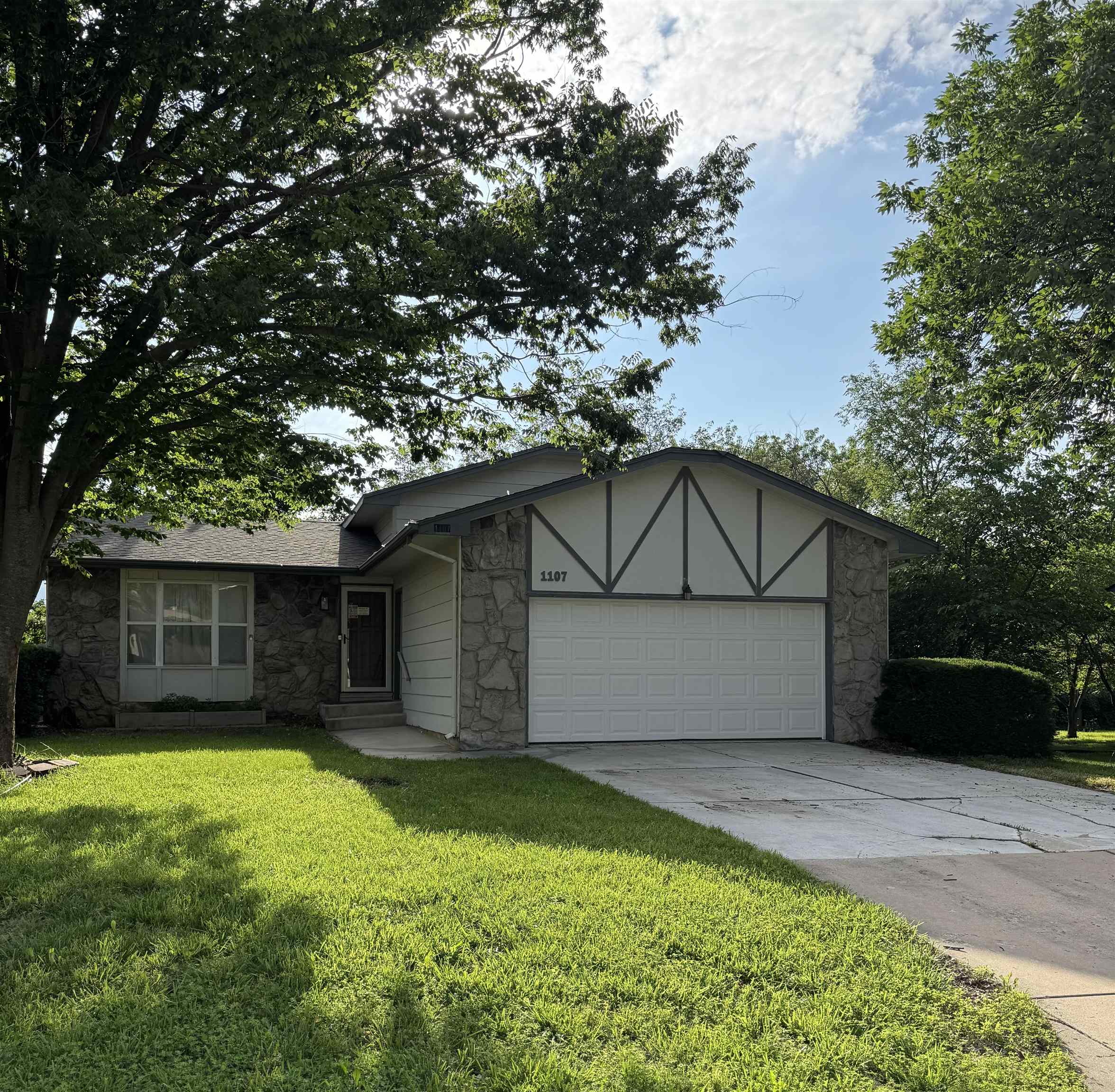 1107 S Hilltop Rd, Derby, Kansas image 1