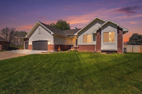 Homes For Sale - 1414 Clubhouse Ct<br/> Butler County, Andover, KS 67002