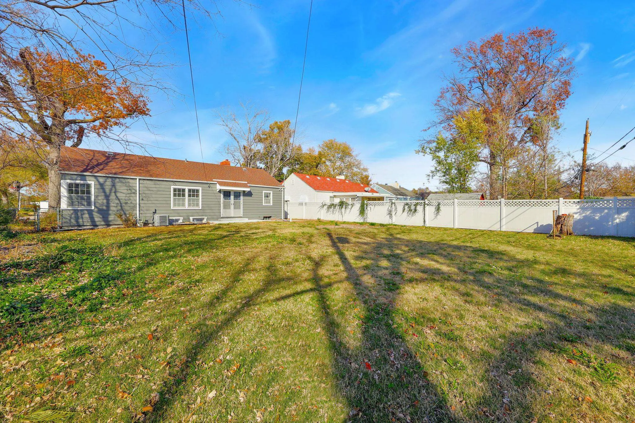 Wichita, Kansas 67211, United States, 3 Bedrooms Bedrooms, ,1 BathroomBathrooms,Residential,Pending,30020