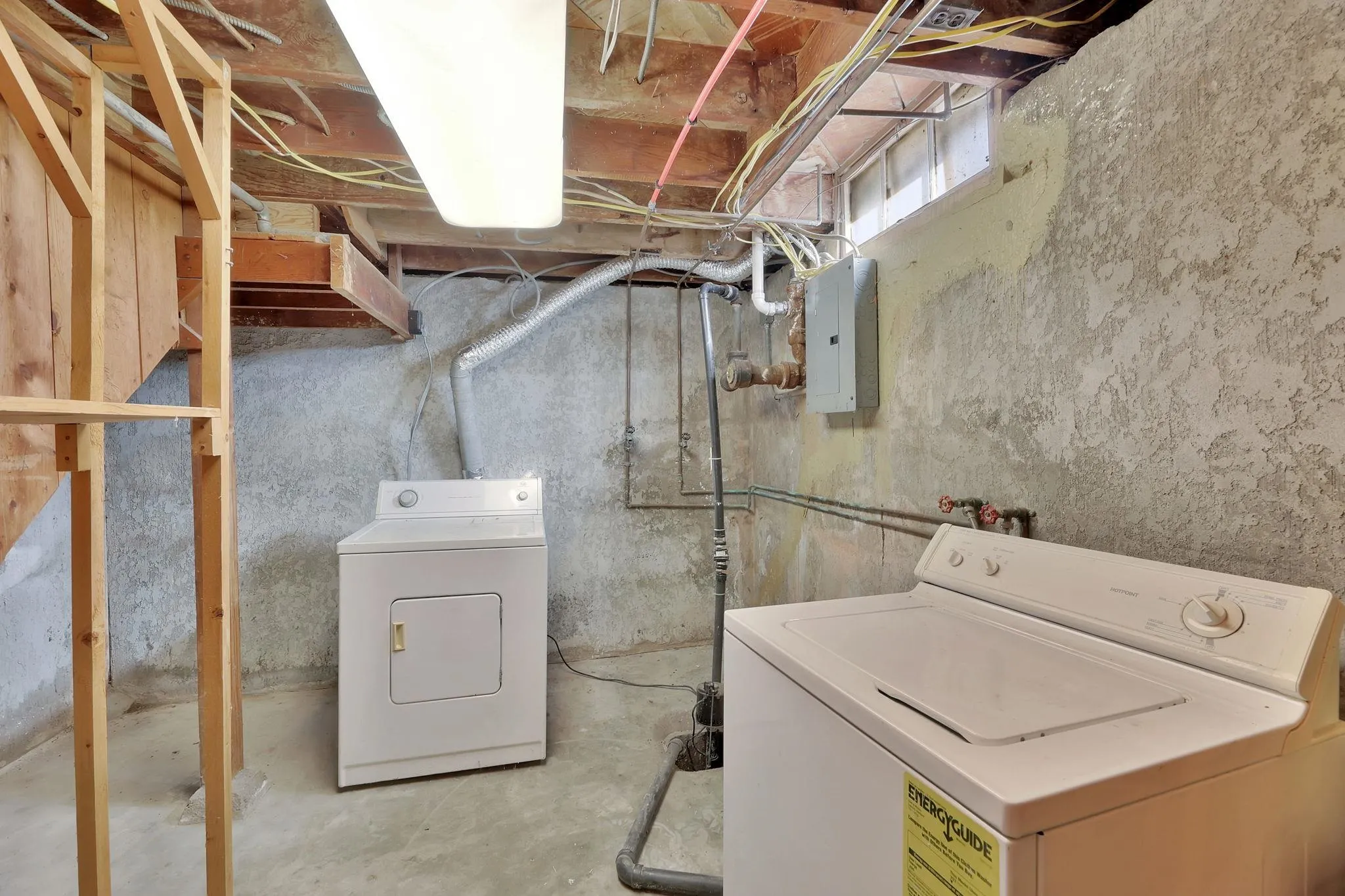 Wichita, Kansas 67211, United States, 3 Bedrooms Bedrooms, ,1 BathroomBathrooms,Residential,Pending,30020