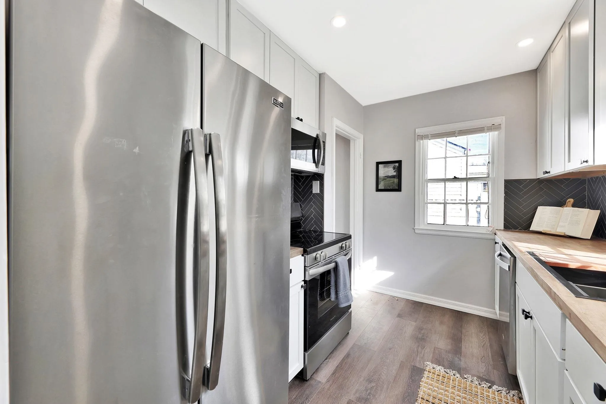 Wichita, Kansas 67211, United States, 3 Bedrooms Bedrooms, ,1 BathroomBathrooms,Residential,Pending,30020