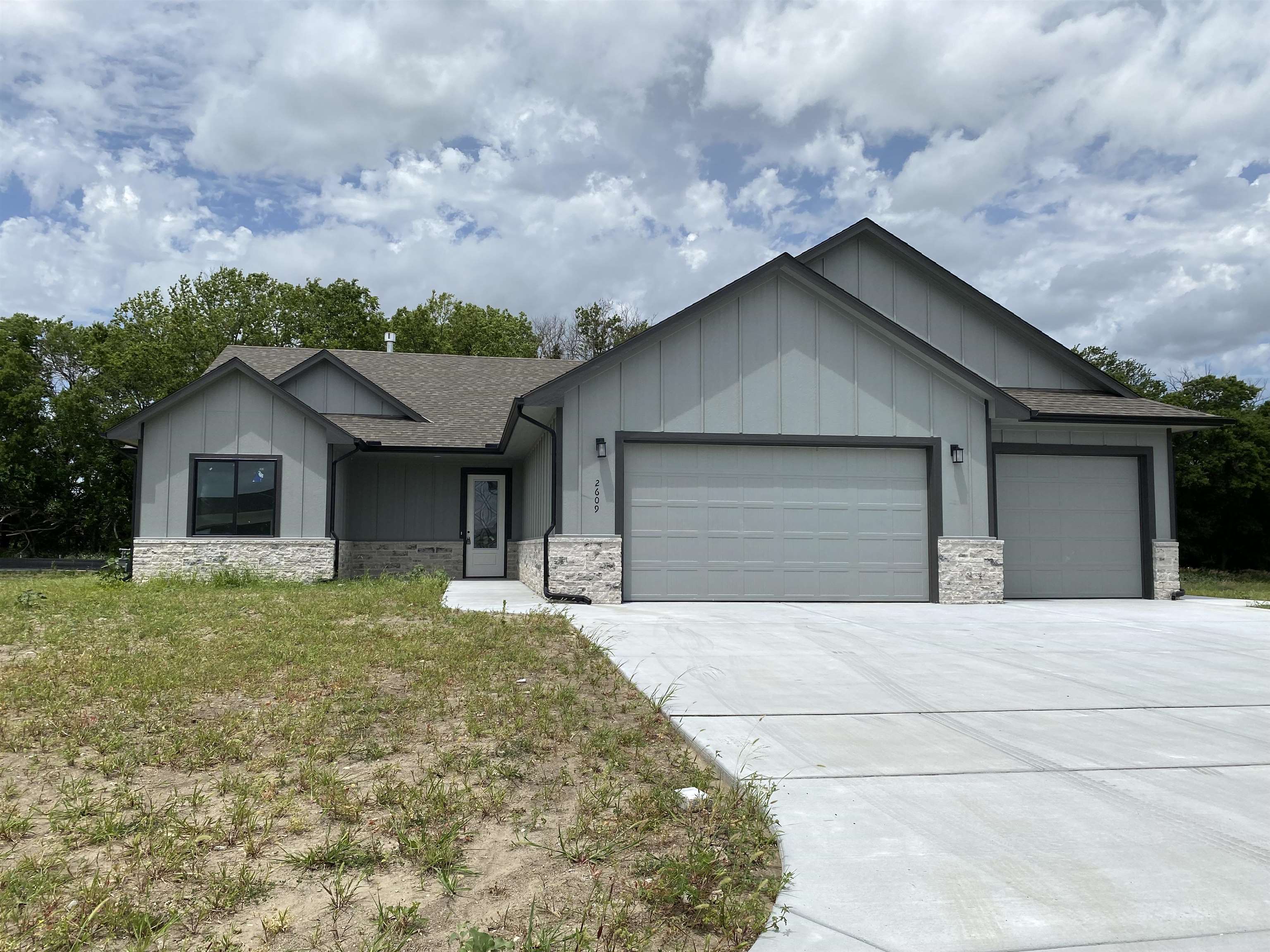 2609 S Clear Creek St, Wichita, Kansas image 1