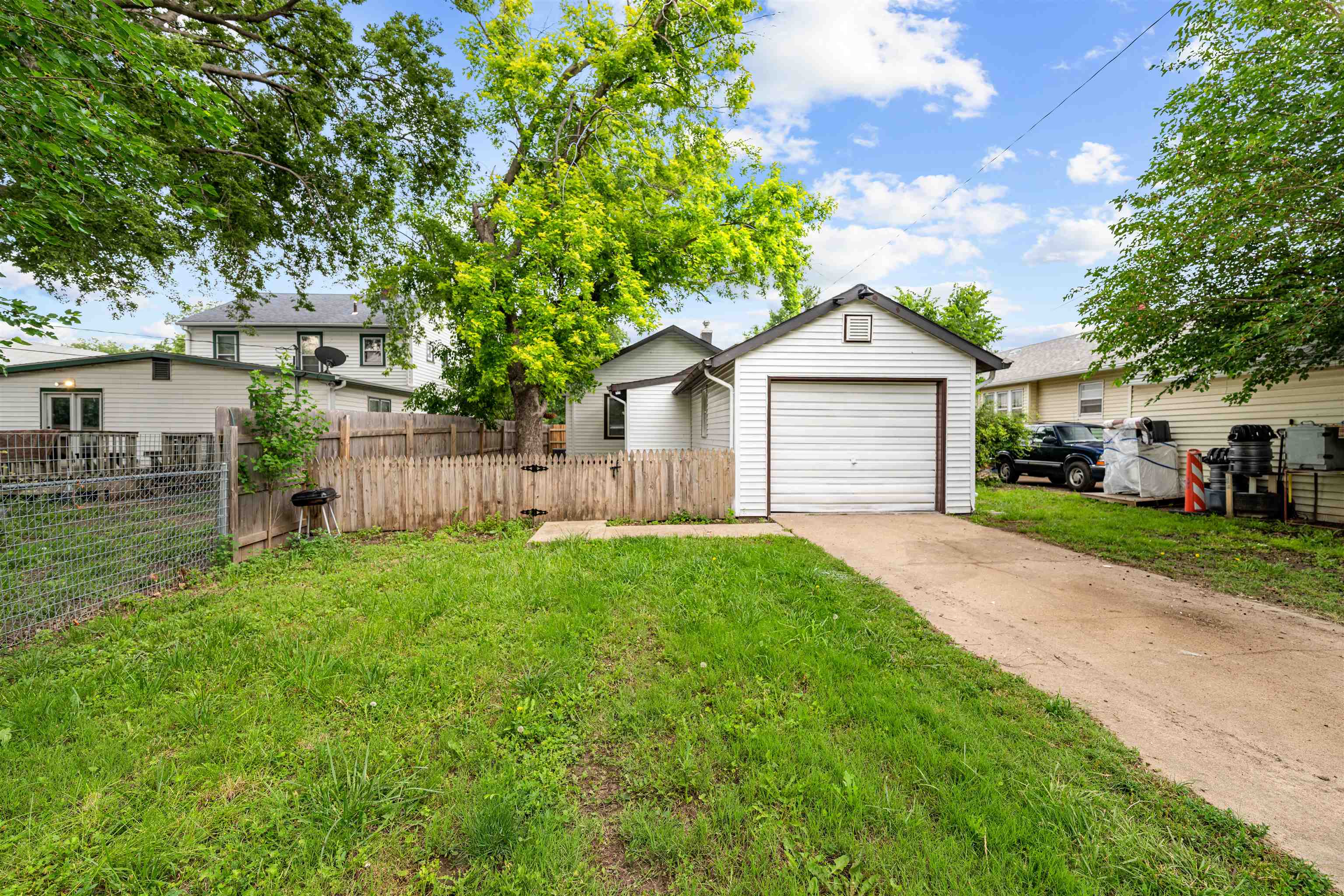 708 W Prescott Ave, Salina, Kansas image 3