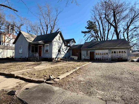 Homes For Sale - 602 Menor St<br/> Cowley County, Winfield, KS 67156