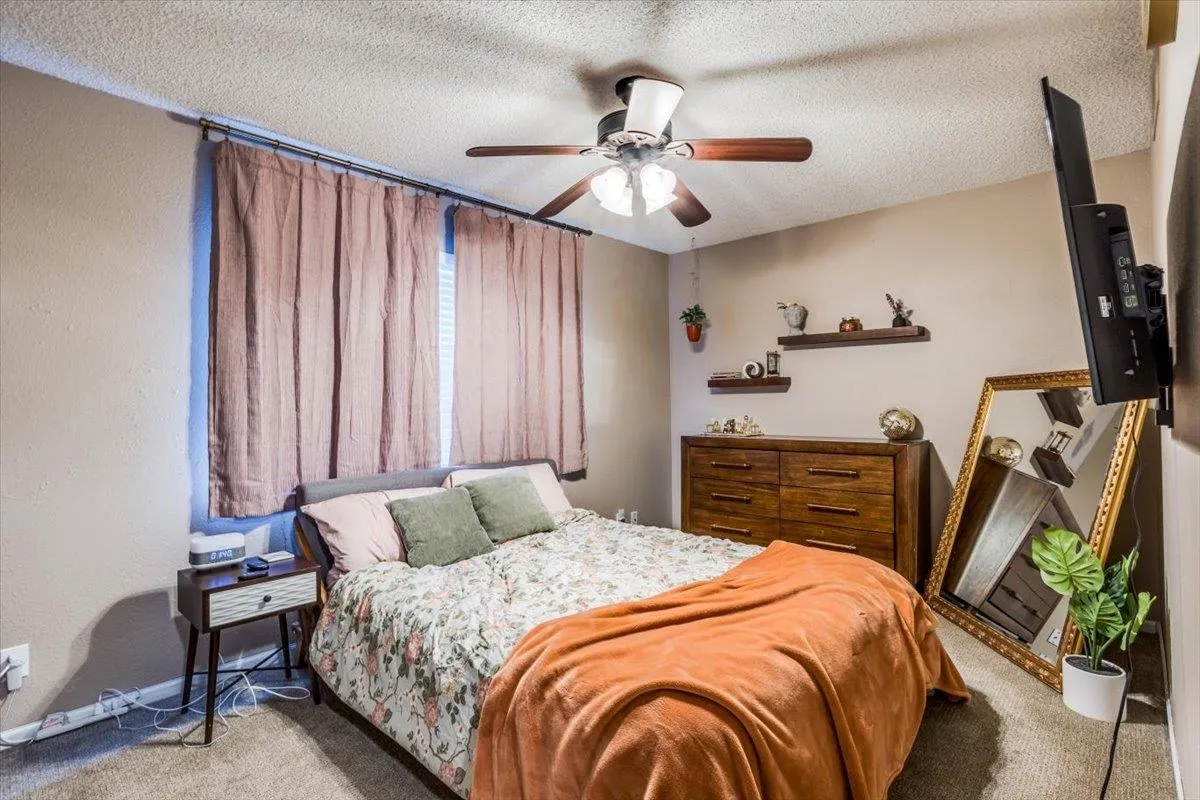 Wichita, Kansas 67209, United States, 2 Bedrooms Bedrooms, ,2 BathroomsBathrooms,Residential,Pending,82638