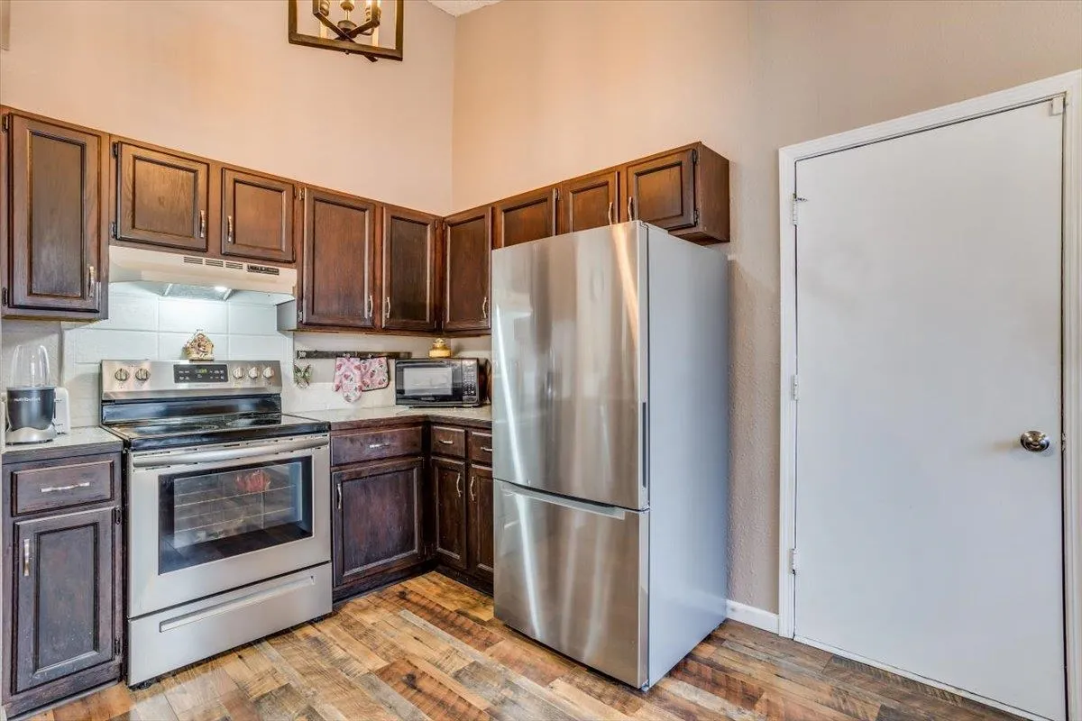 Wichita, Kansas 67209, United States, 2 Bedrooms Bedrooms, ,2 BathroomsBathrooms,Residential,Pending,82638