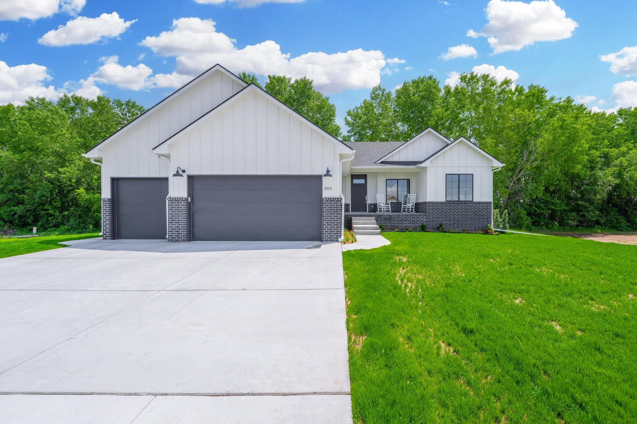 203 W Cherry Oaks St, Cheney, Kansas image 2