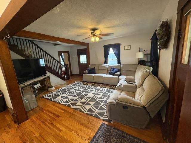 224 S Weaver St, Hesston, Kansas image 4