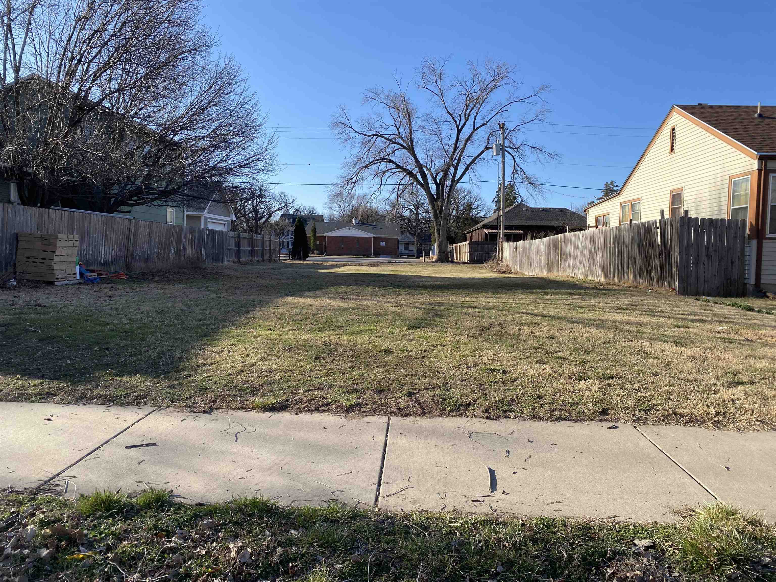 618 Johnstown Ave, Salina, Kansas image 2