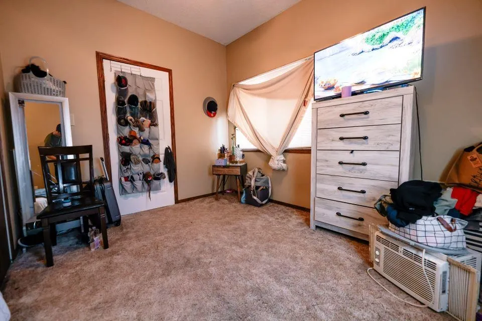 Wichita, Kansas 67213, United States, 1 Bedroom Bedrooms, ,1 BathroomBathrooms,Residential,Pending,40479