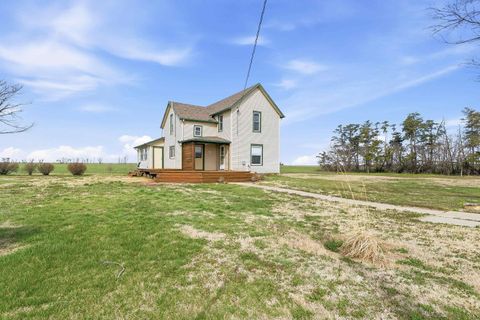 Homes For Sale - 324 1200 Ave<br/> Dickinson County, Abilene, KS 67410