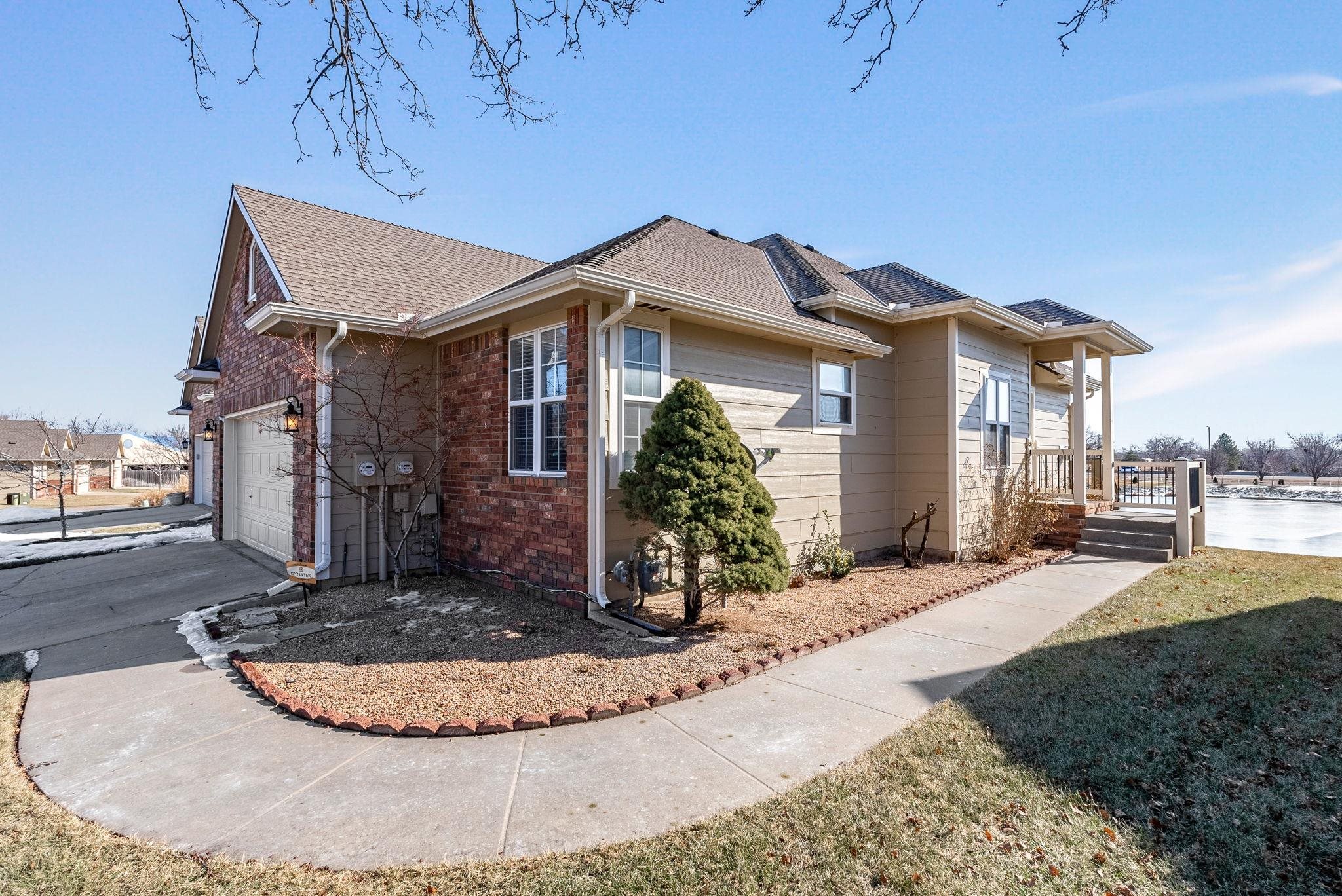 2267 N Lakeway Ct, Wichita, Kansas image 1