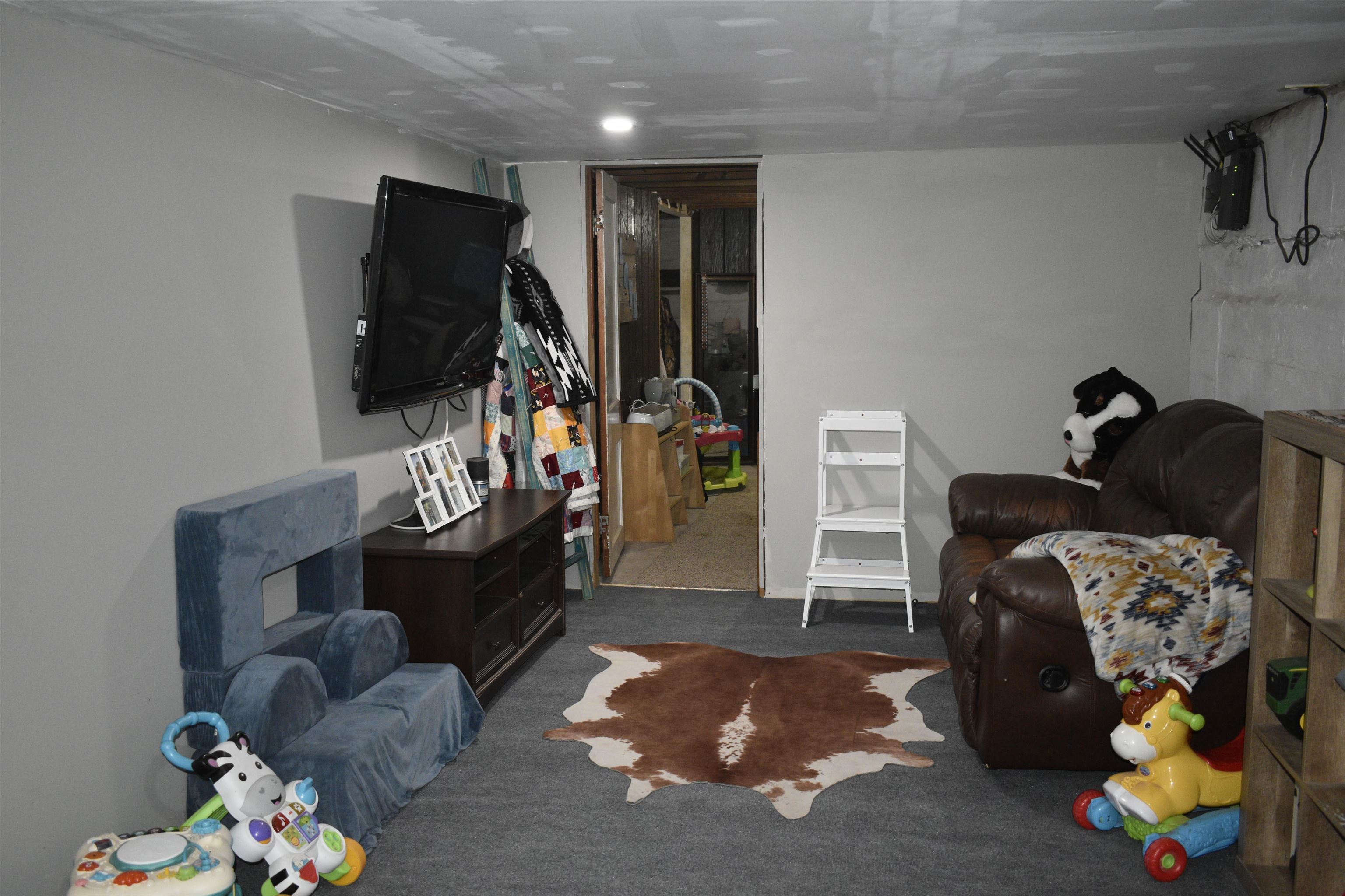 325 W Ave A, Mount Hope, Kansas image 25