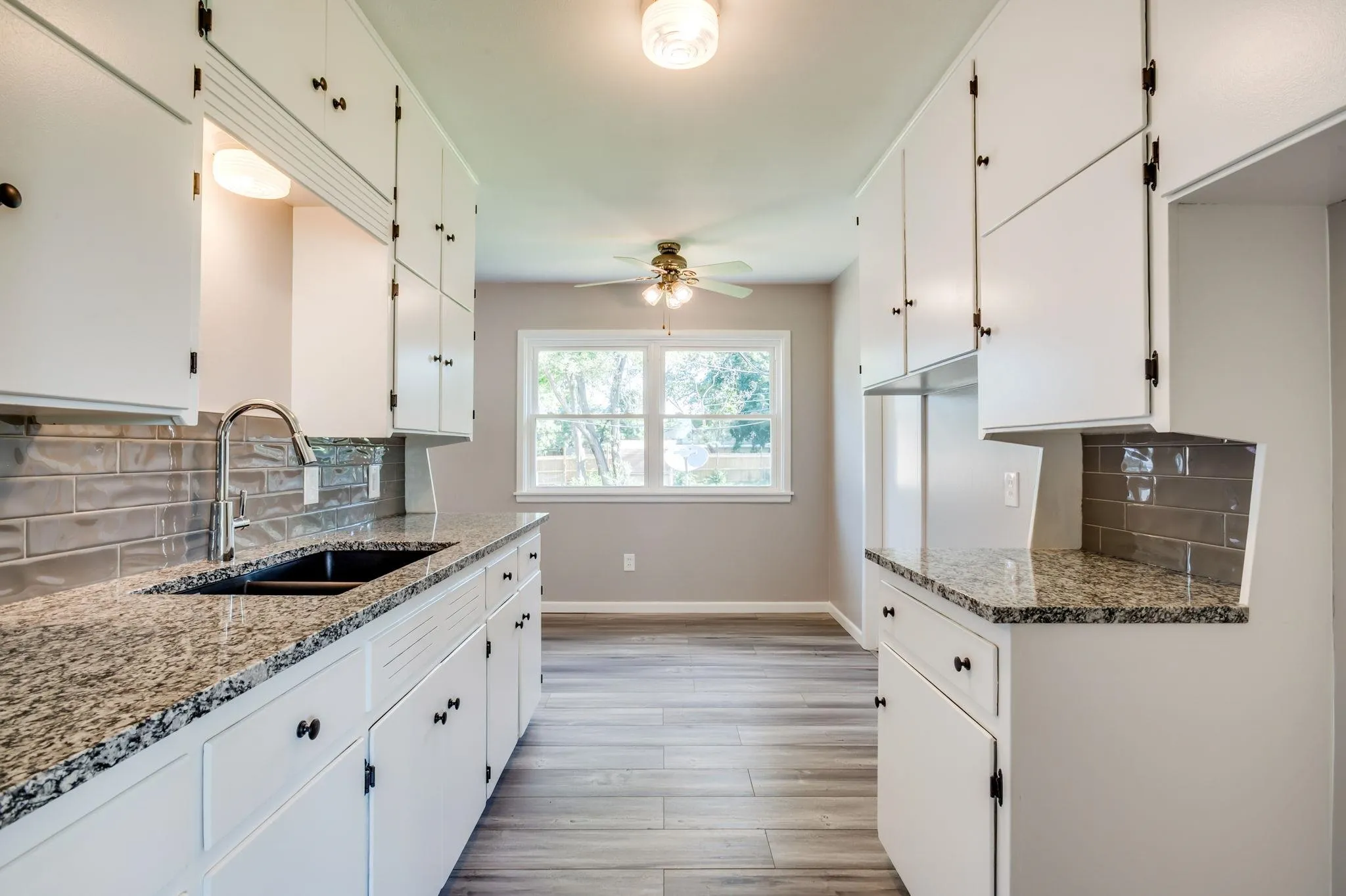 Derby, Kansas 67037, United States, 3 Bedrooms Bedrooms, ,1 BathroomBathrooms,Residential,Pending,143857