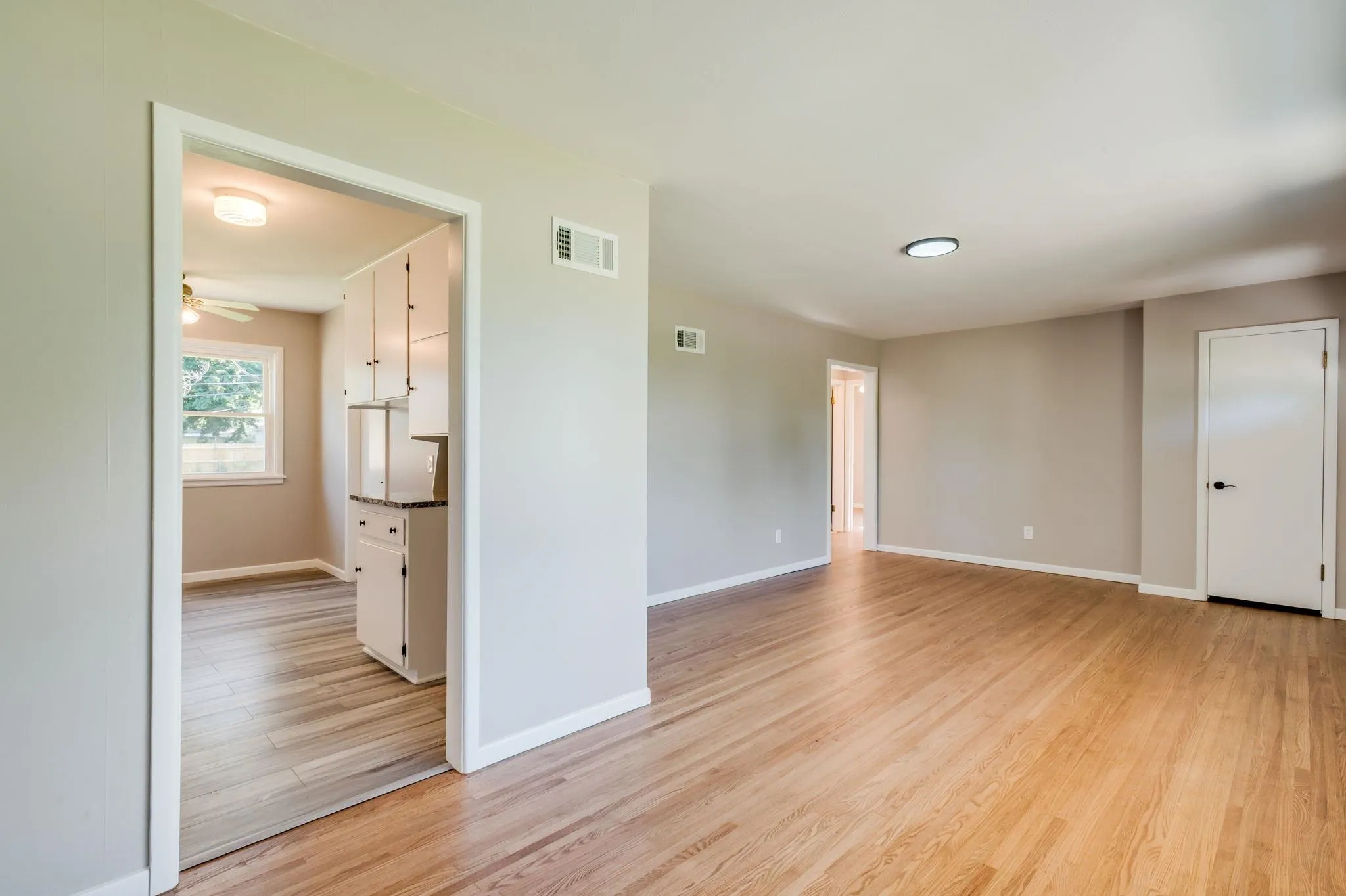 Derby, Kansas 67037, United States, 3 Bedrooms Bedrooms, ,1 BathroomBathrooms,Residential,Pending,143857