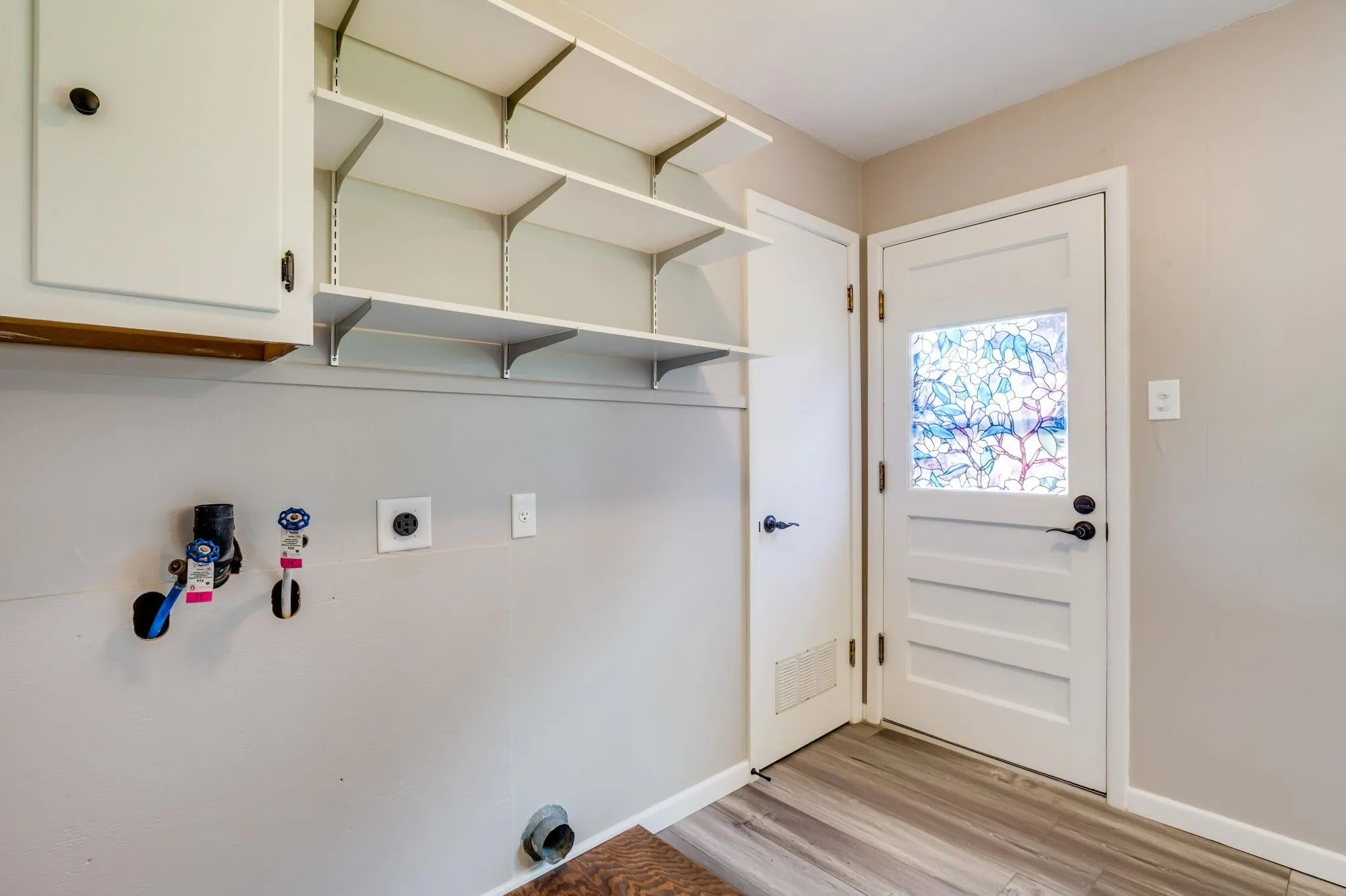 Derby, Kansas 67037, United States, 3 Bedrooms Bedrooms, ,1 BathroomBathrooms,Residential,Pending,143857