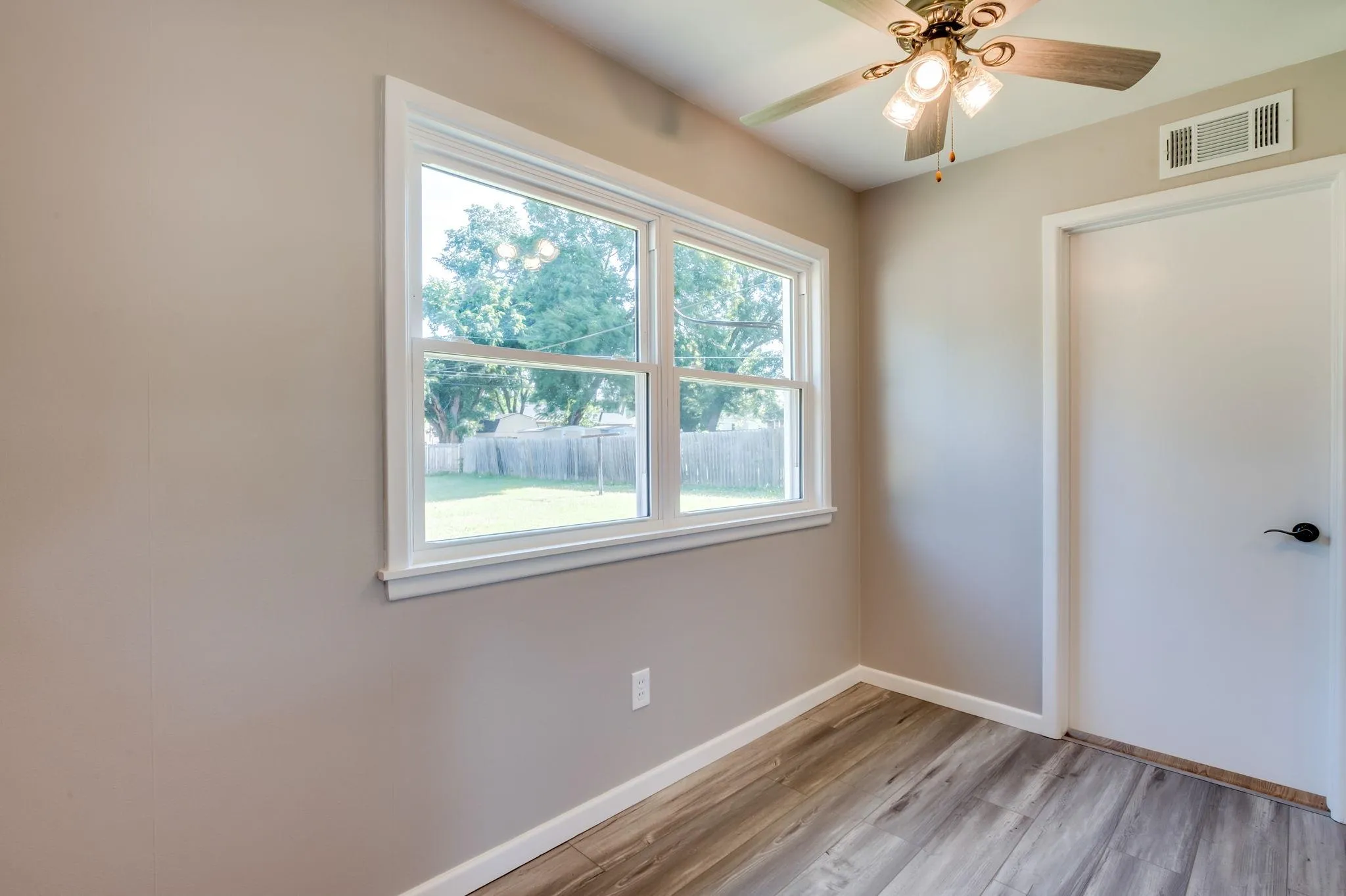 Derby, Kansas 67037, United States, 3 Bedrooms Bedrooms, ,1 BathroomBathrooms,Residential,Pending,143857