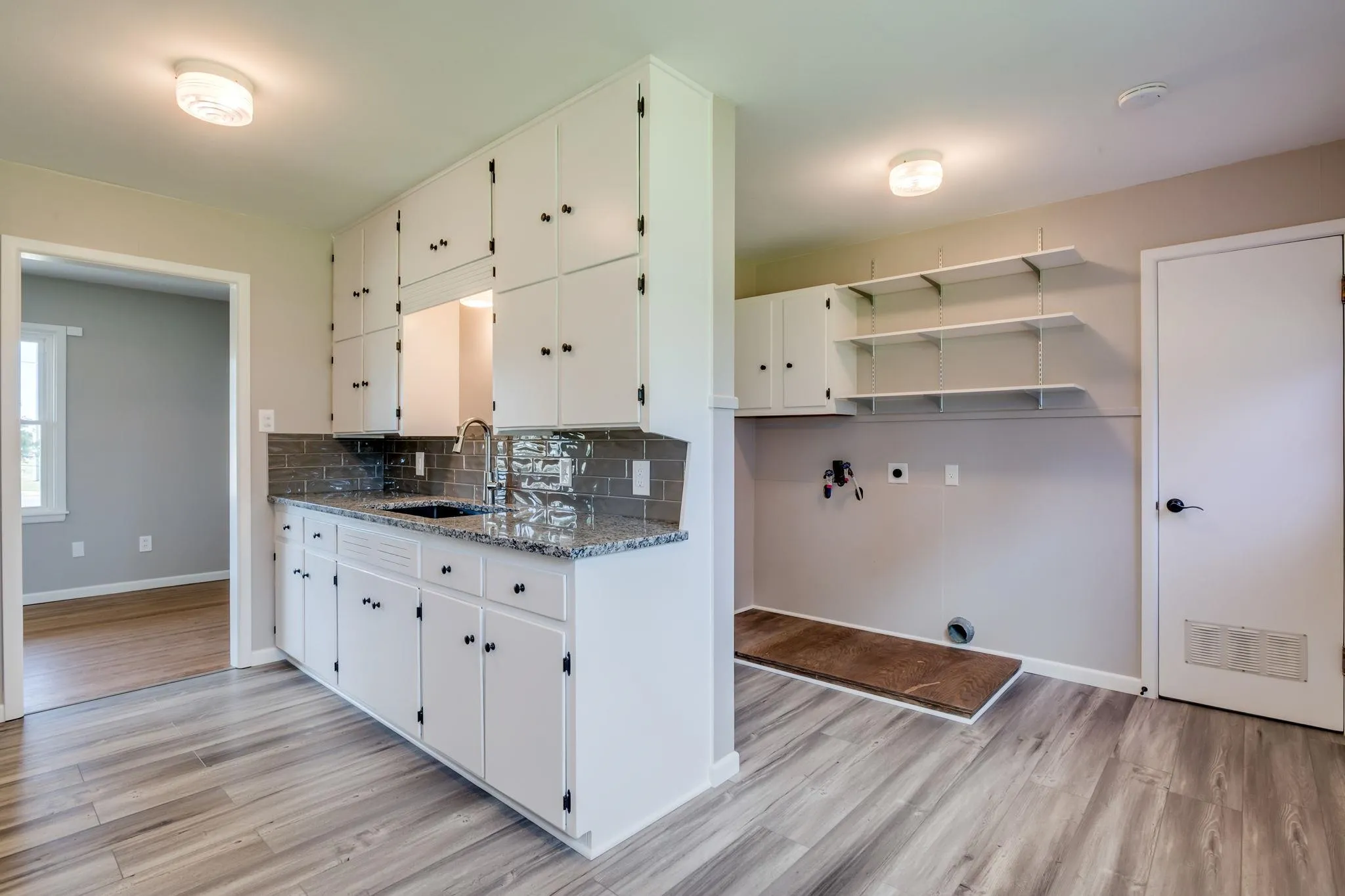 Derby, Kansas 67037, United States, 3 Bedrooms Bedrooms, ,1 BathroomBathrooms,Residential,Pending,143857