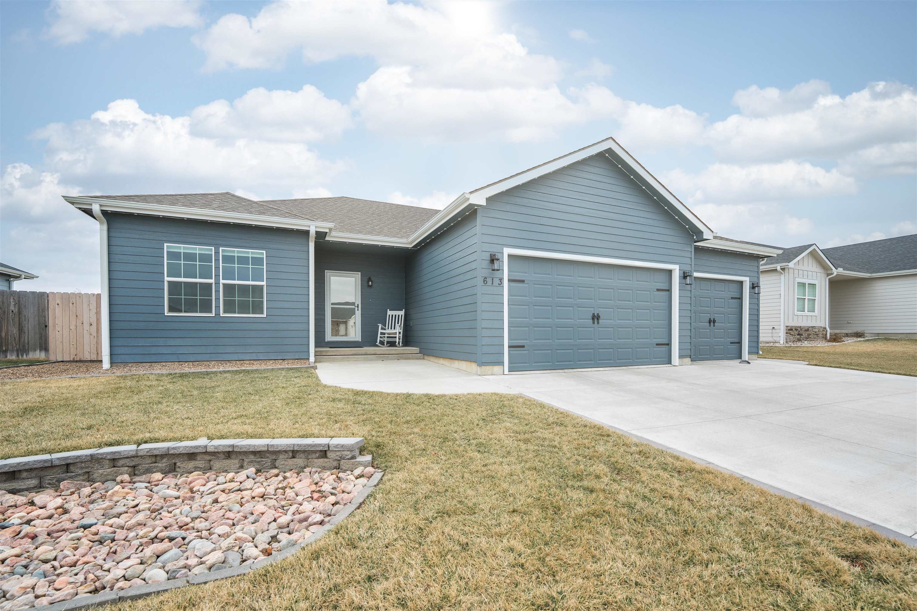 613 Covey Ct, Salina, Kansas image 2