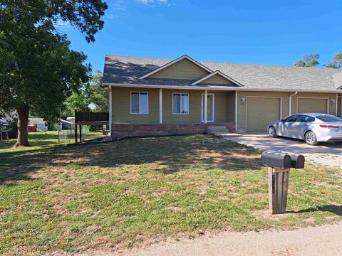 Apartment For Sale - 235 W Wood Ave<br/> Clearwater, KS 67026