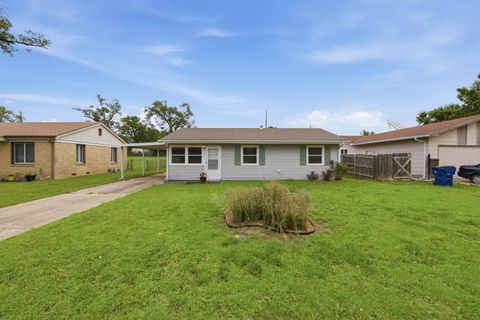 Townhouse For Sale - 6654 N Longmont St<br/> Park City, KS 67219