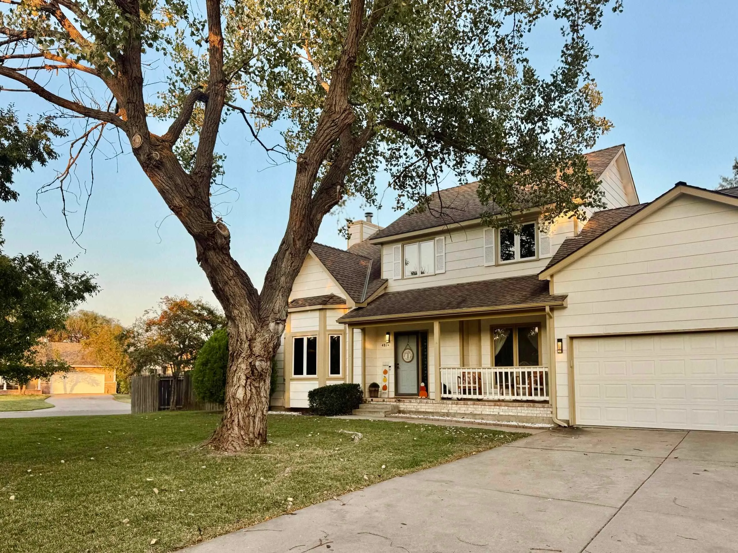 Bel Aire, Kansas 67220, United States, 3 Bedrooms Bedrooms, ,3 BathroomsBathrooms,Residential,Active,223831