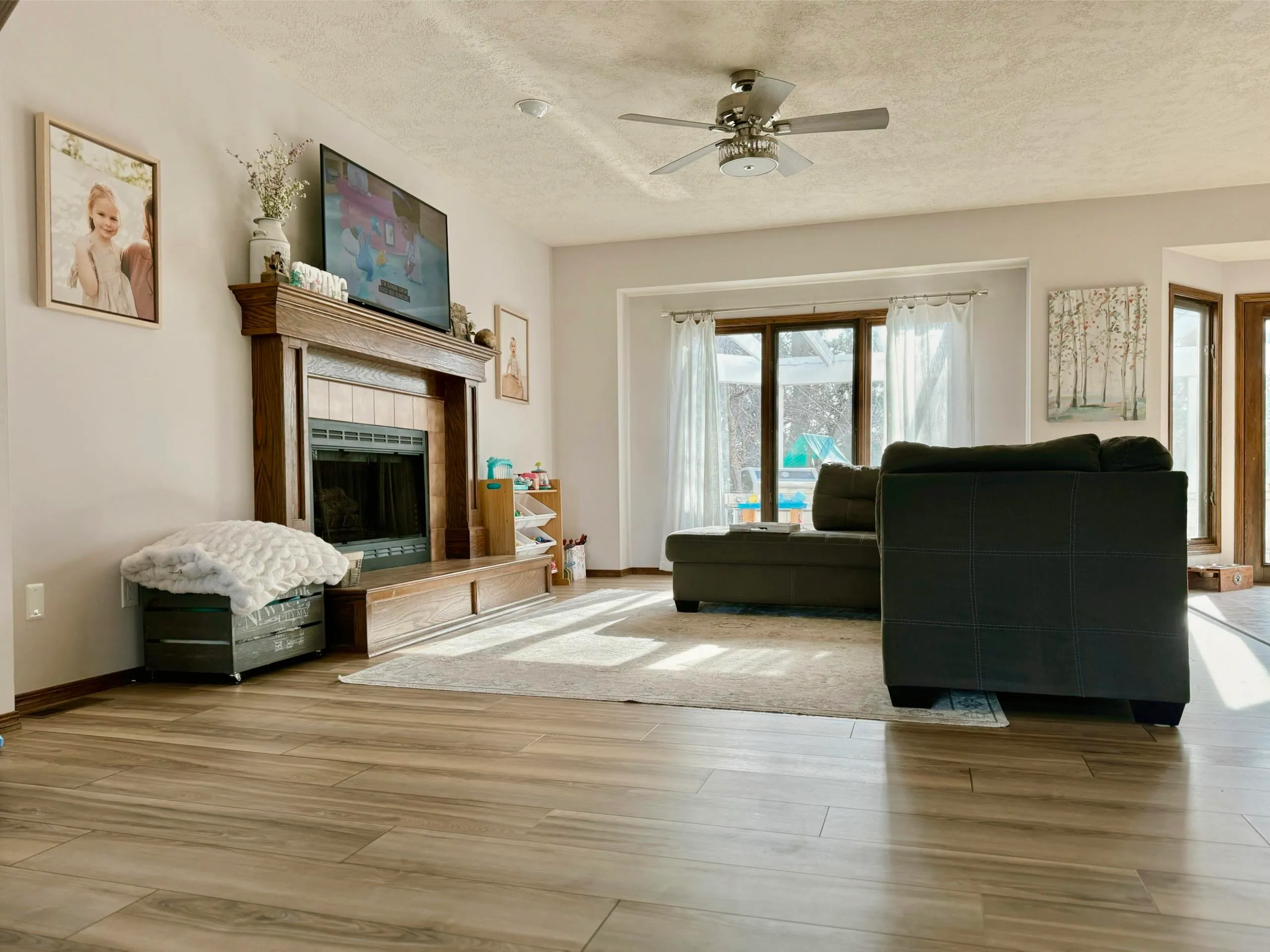 Bel Aire, Kansas 67220, United States, 3 Bedrooms Bedrooms, ,3 BathroomsBathrooms,Residential,Active,223831