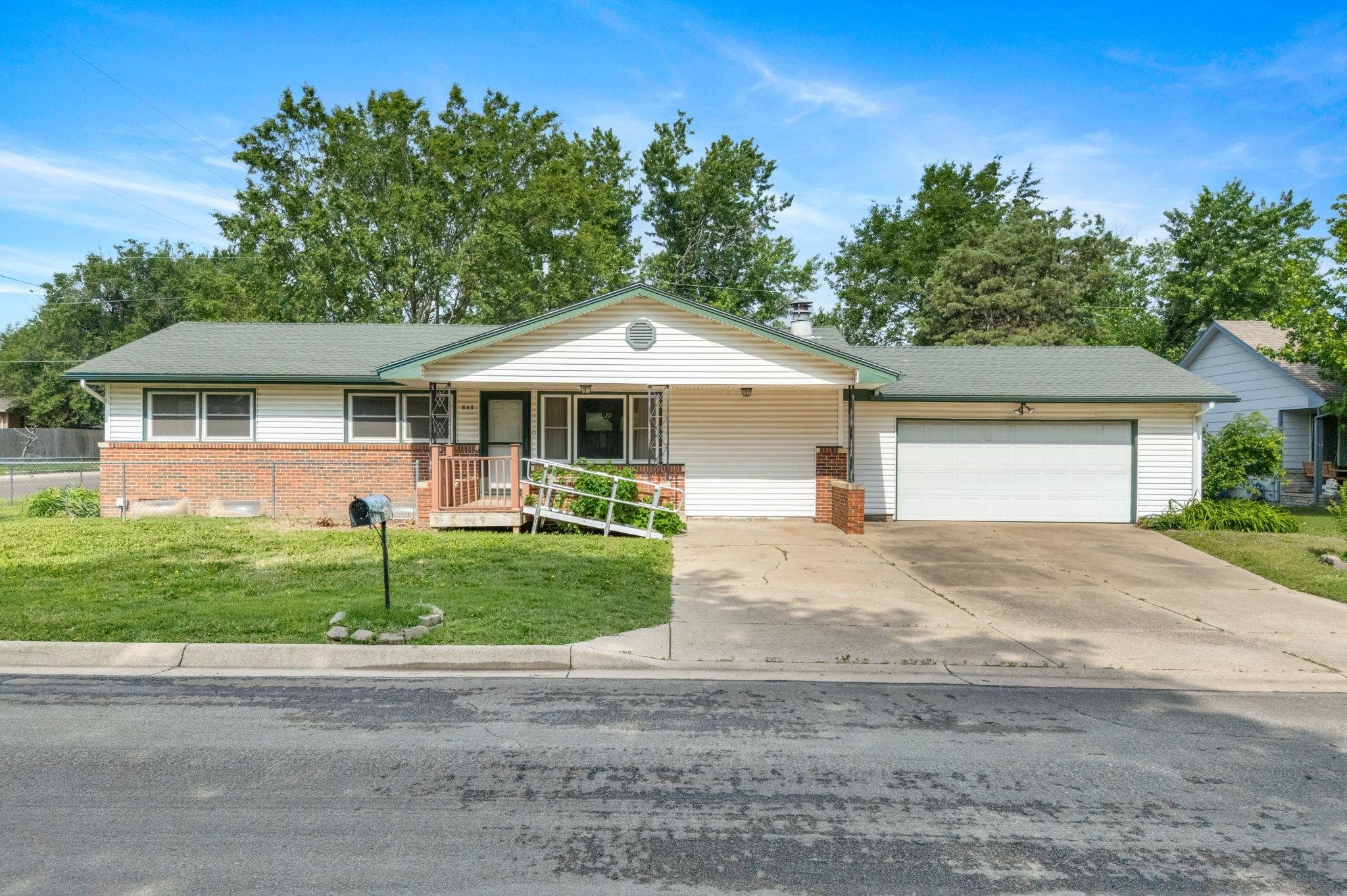 643 N Atherton St, Maize, Kansas image 1