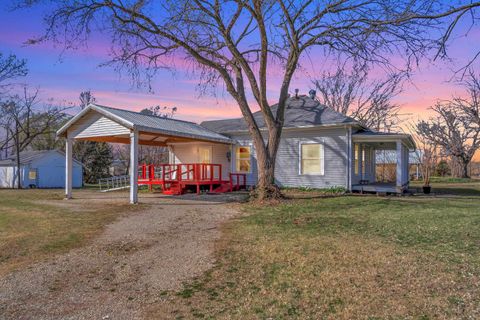 Homes For Sale - 901 N Locust St<br/> Marion County, Peabody, KS 66866