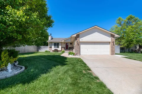 2253 S Upland Hills Ct, Wichita, KS MLS: 655317
