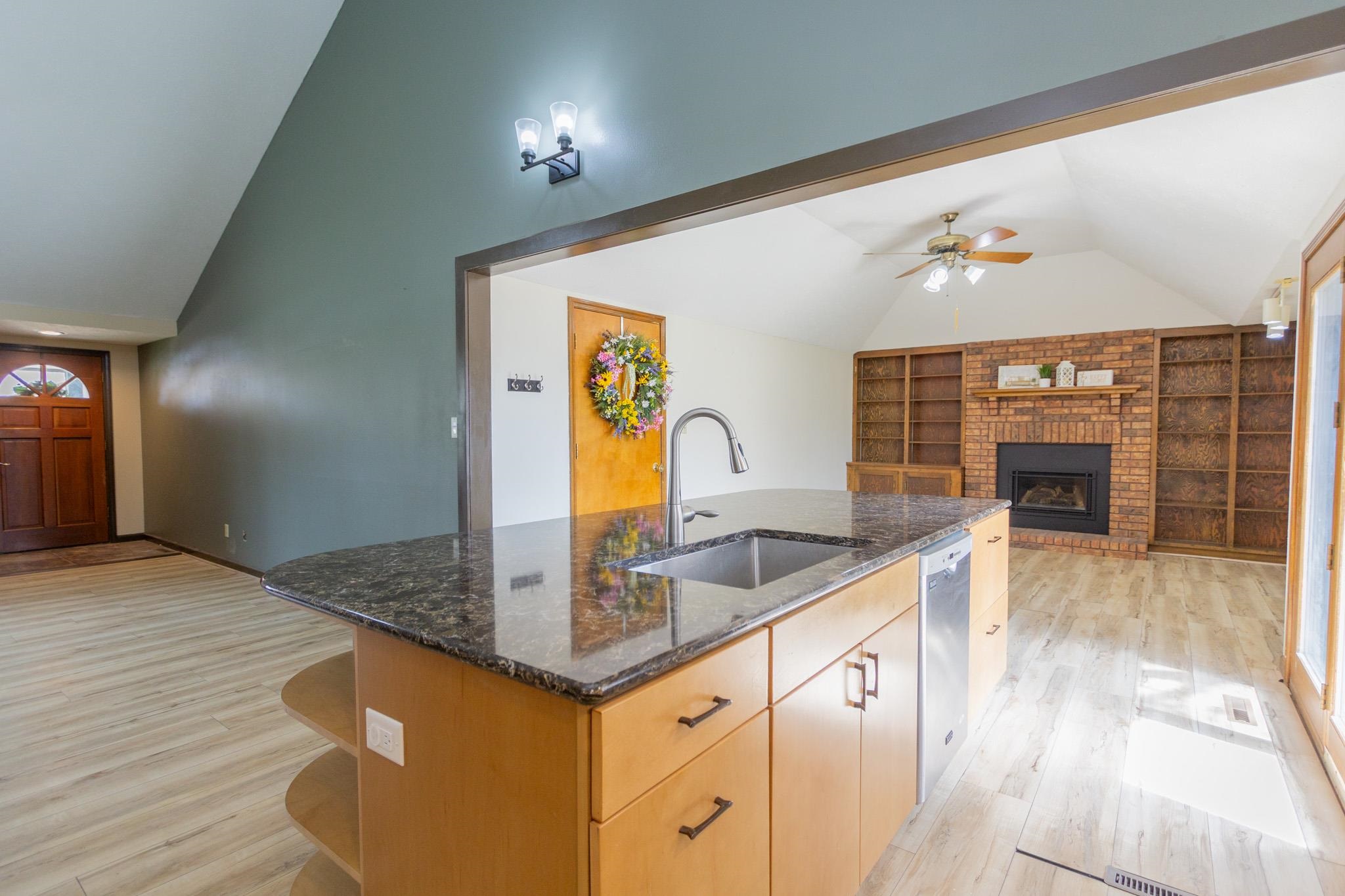 2430 Village Ln, Salina, Kansas image 9