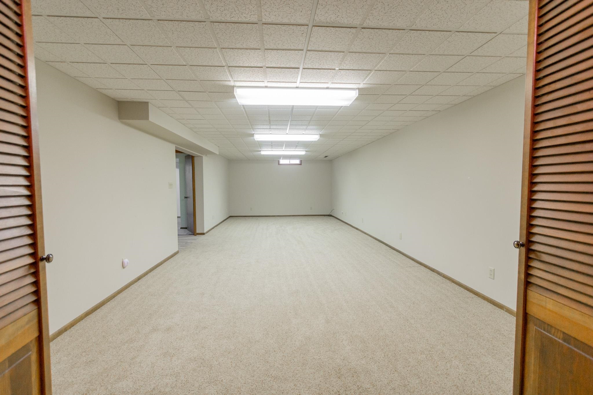 2430 Village Ln, Salina, Kansas image 26
