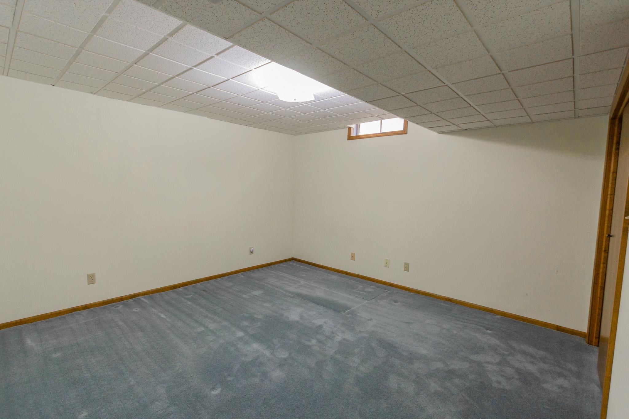 2430 Village Ln, Salina, Kansas image 27