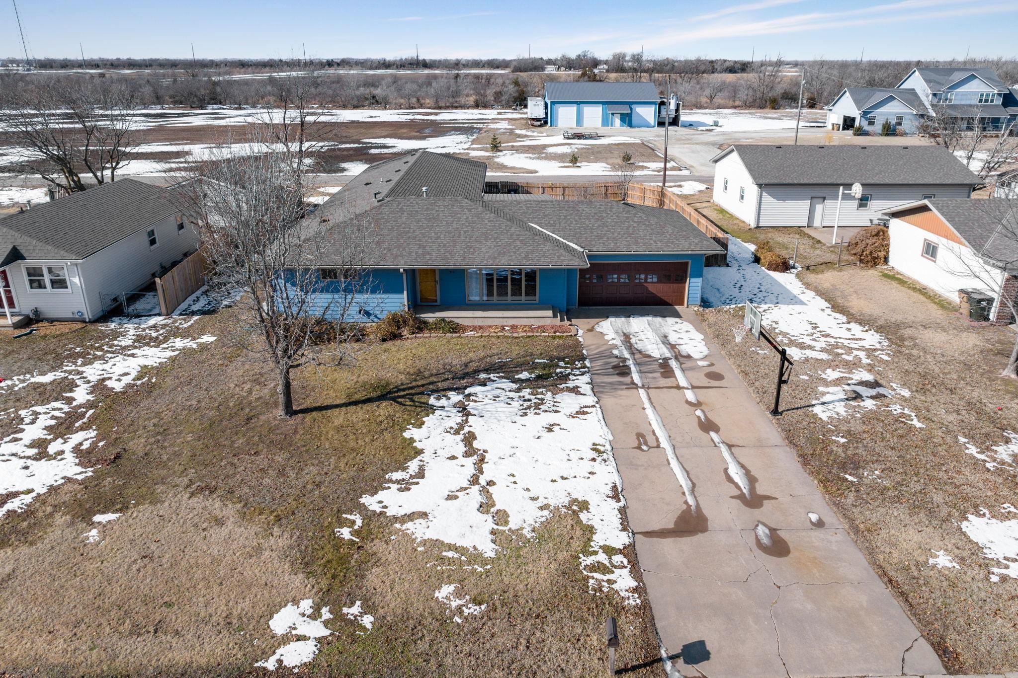 415 Circle Dr, Burrton, Kansas image 2