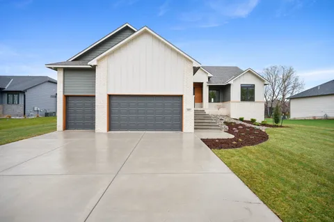 512 N Valley Creek Dr, Valley Center, KS 67147 - MLS#: 653547