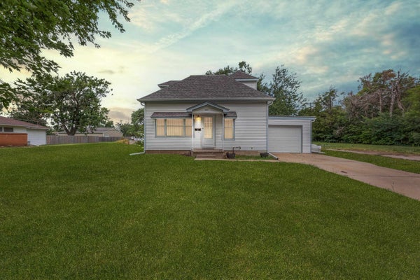505 SWEEZY ST, HALSTEAD, KS 67056 - Image 6b3385d2b0ed412dfa2b116c2153dfb6/18371331