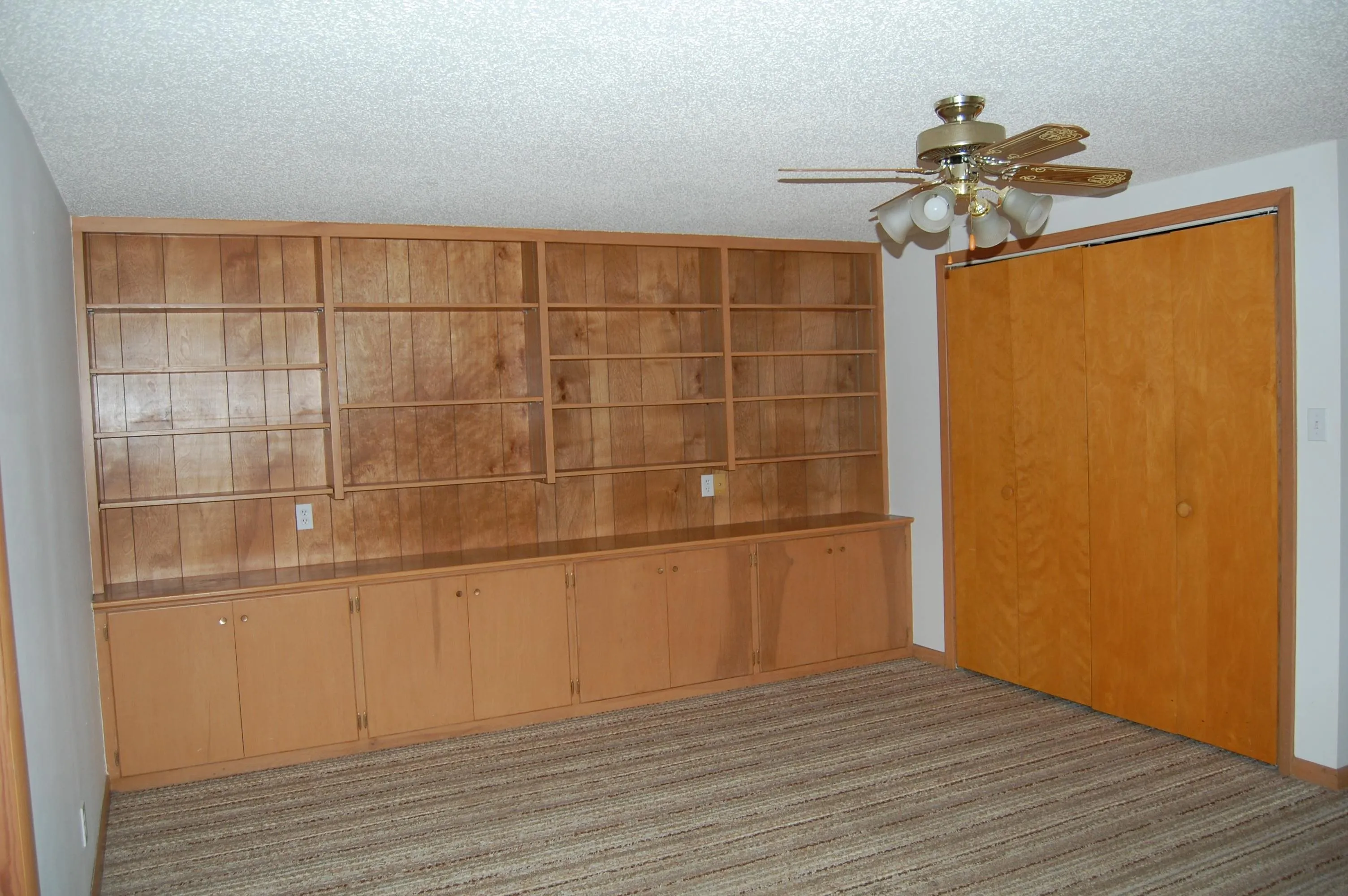 Winfield, Kansas 67156, United States, 2 Bedrooms Bedrooms, ,2 BathroomsBathrooms,Residential,Active,162812