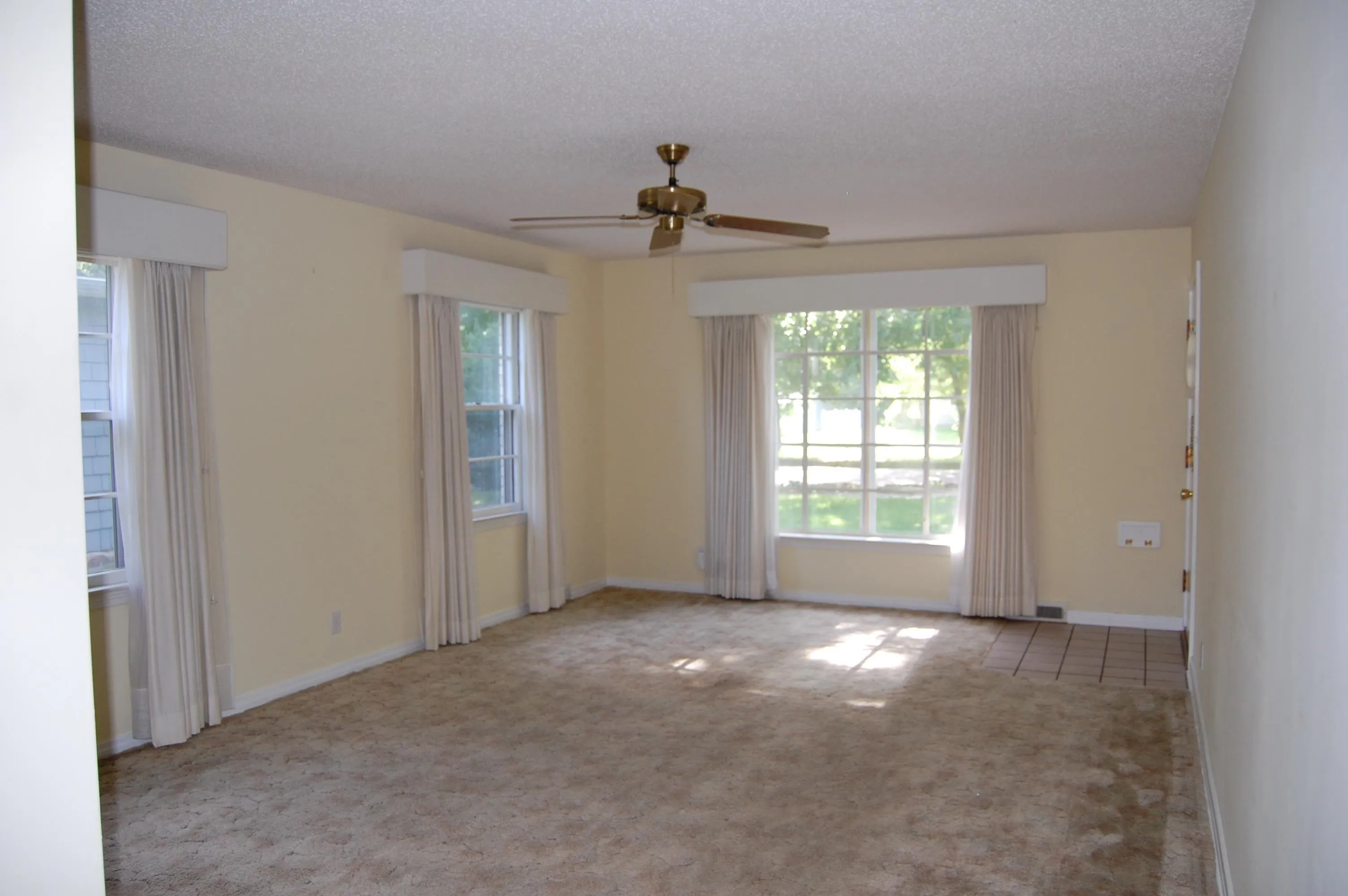 Winfield, Kansas 67156, United States, 2 Bedrooms Bedrooms, ,2 BathroomsBathrooms,Residential,Active,162812