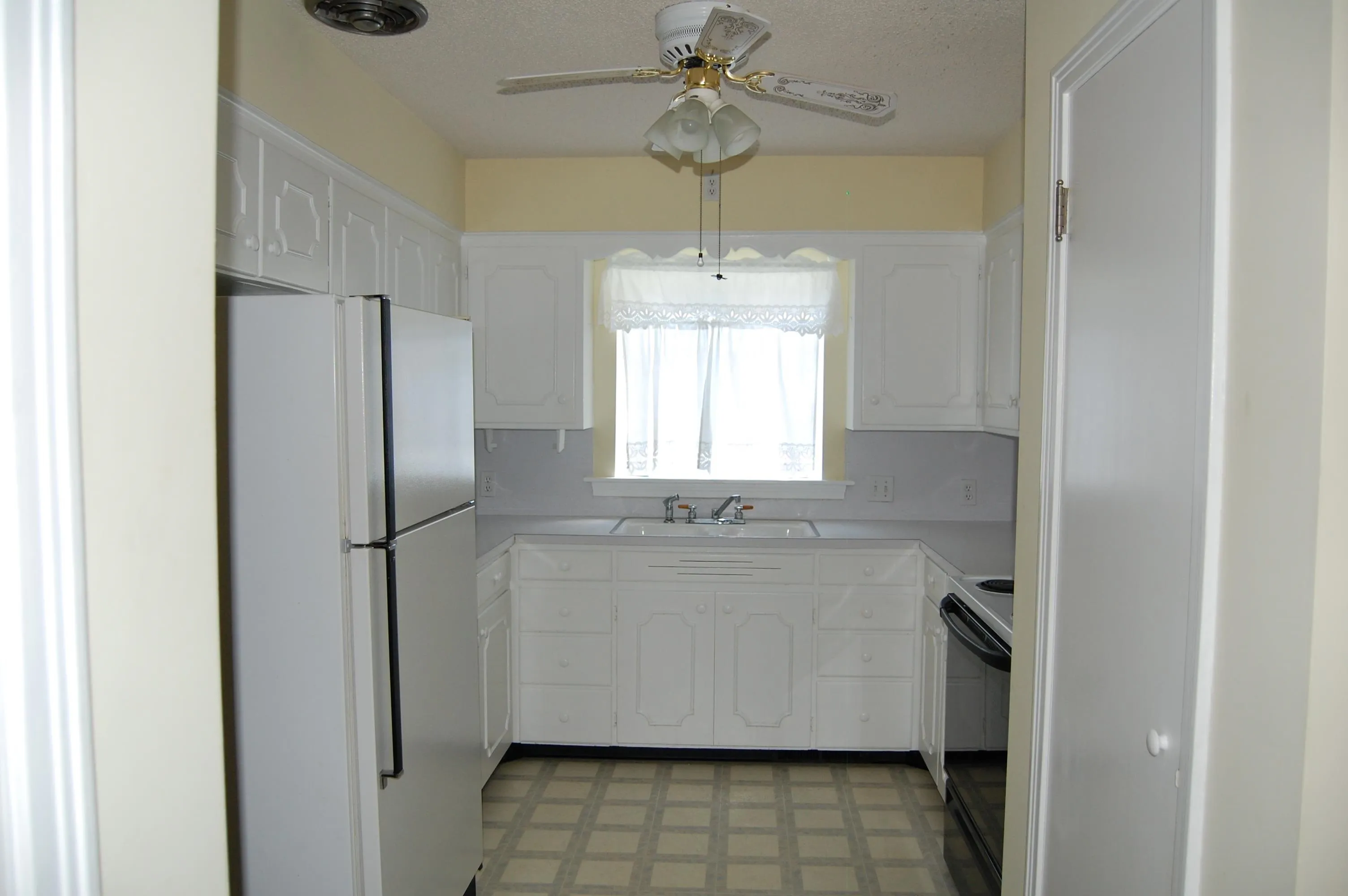 Winfield, Kansas 67156, United States, 2 Bedrooms Bedrooms, ,2 BathroomsBathrooms,Residential,Active,162812