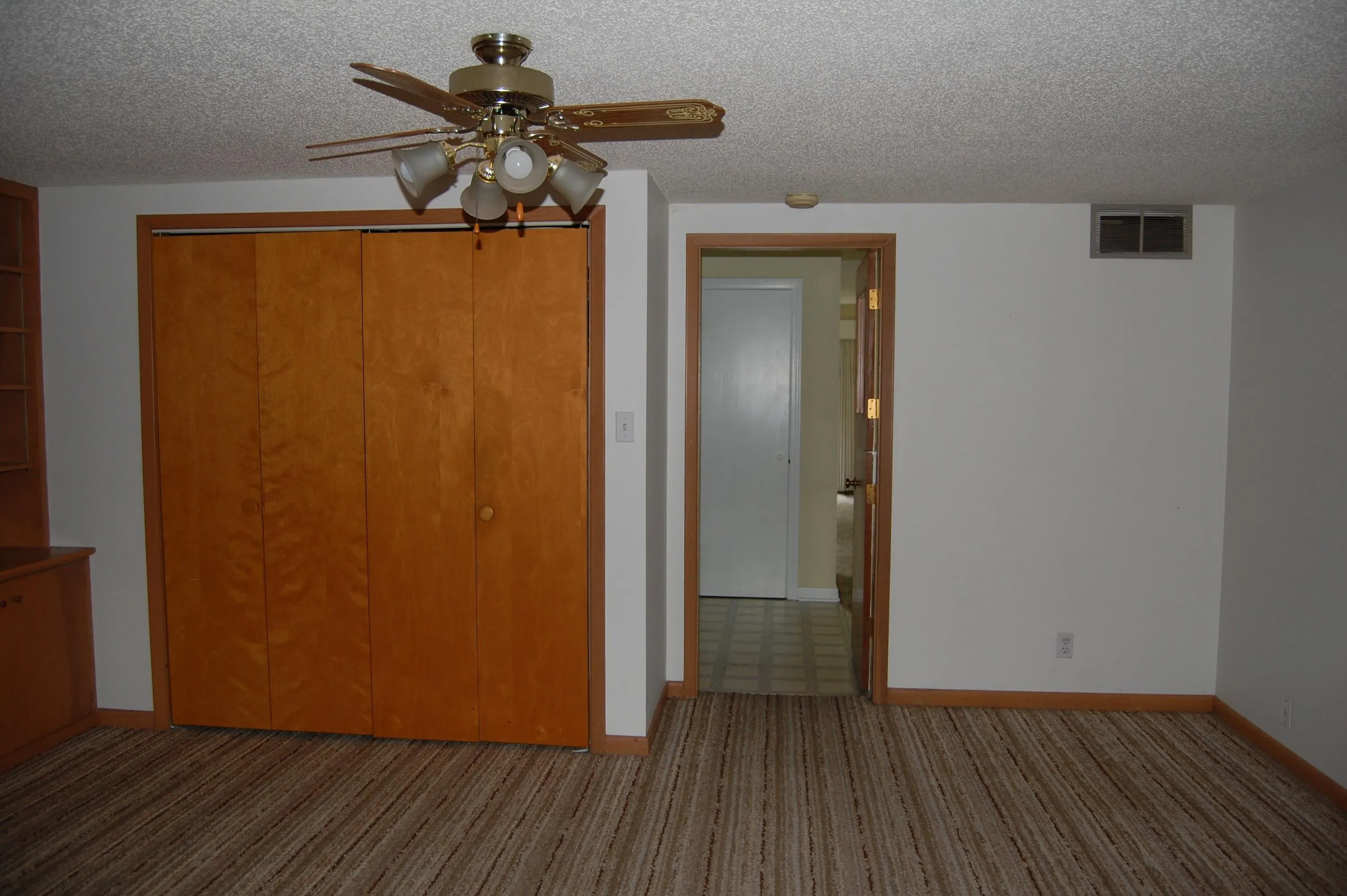 Winfield, Kansas 67156, United States, 2 Bedrooms Bedrooms, ,2 BathroomsBathrooms,Residential,Active,162812