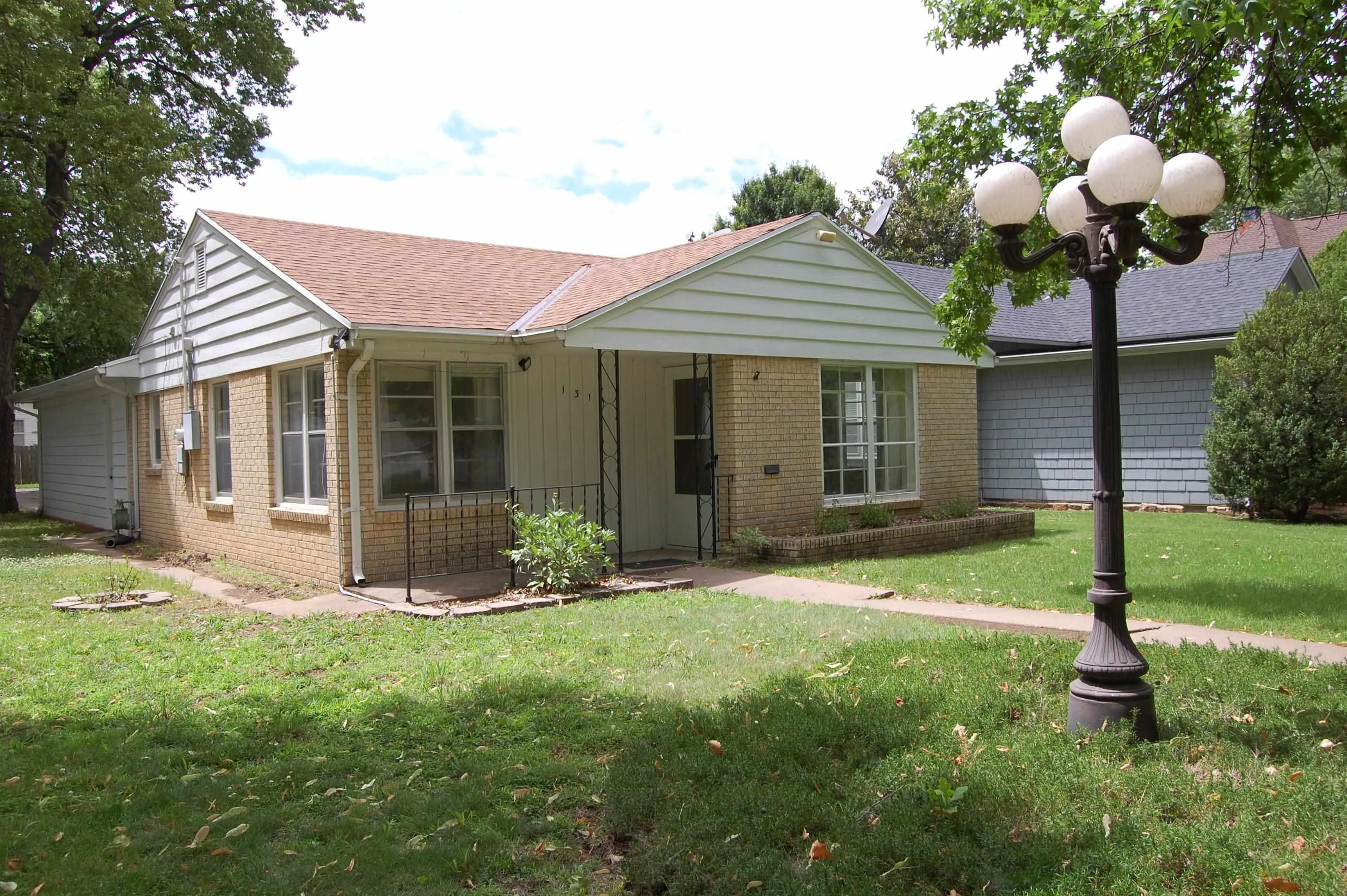 Winfield, Kansas 67156, United States, 2 Bedrooms Bedrooms, ,2 BathroomsBathrooms,Residential,Active,162812